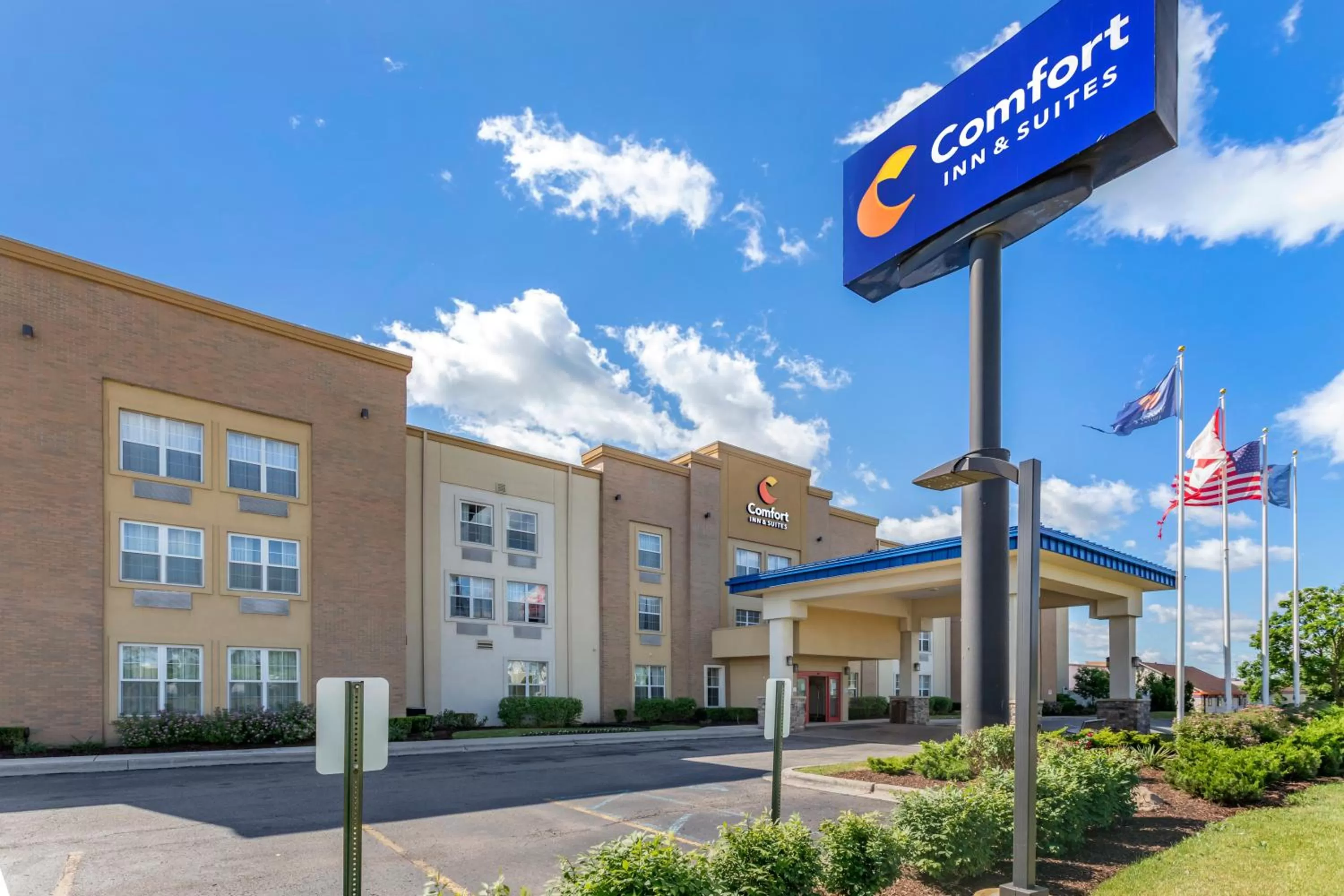 Property building in Comfort Inn & Suites Allen Park - Dearborn