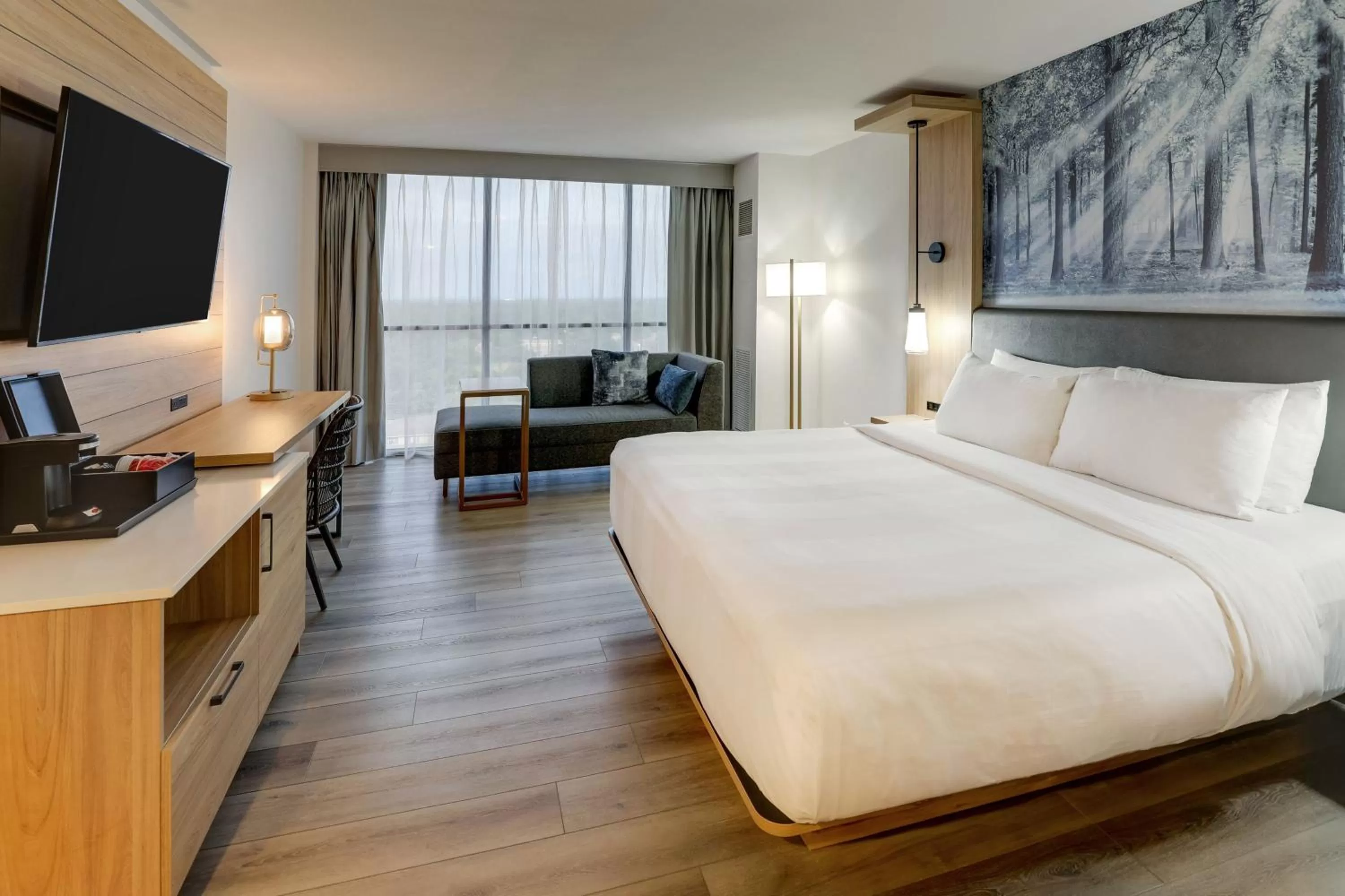 King Room with Adapted Tub - Mobility Accessible in Mobile Marriott