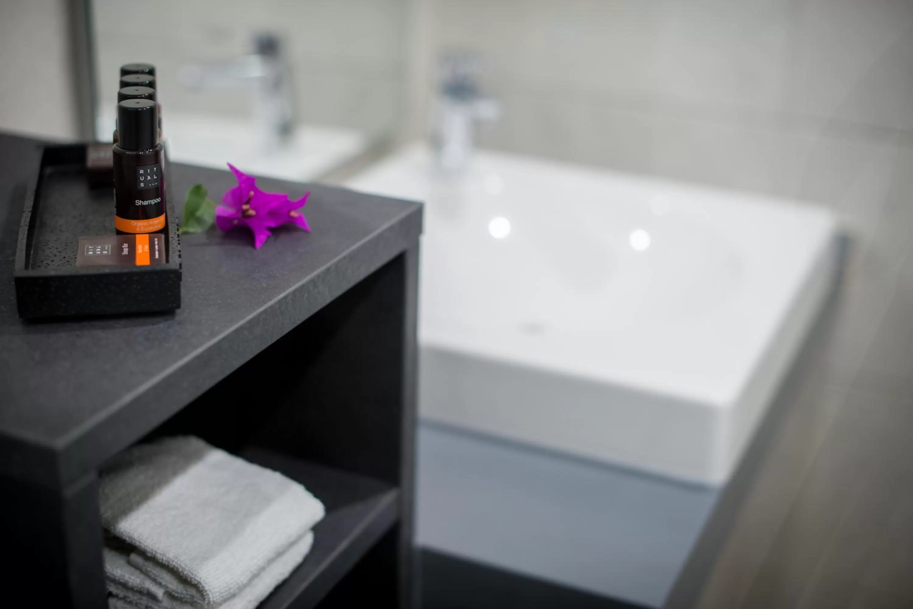 Bathroom in Curacao Avila Beach Hotel