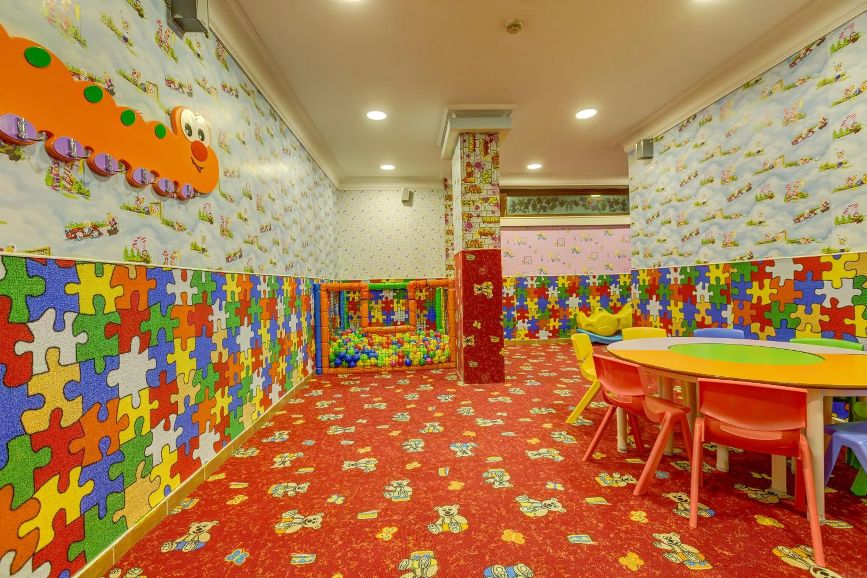 Children play ground in Buyuk Abant Hotel