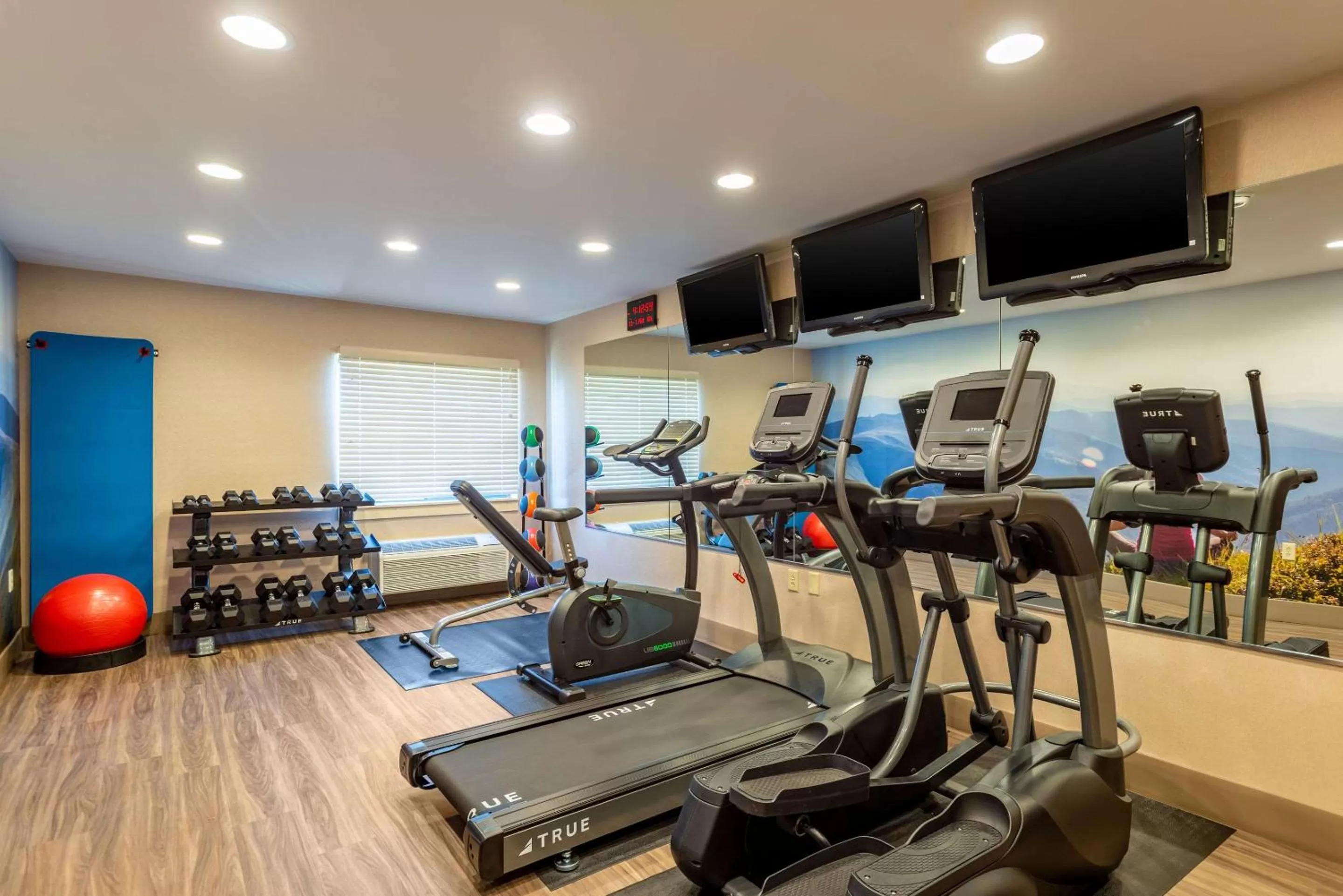 Fitness centre/facilities in Clarion Pointe Harrisonburg