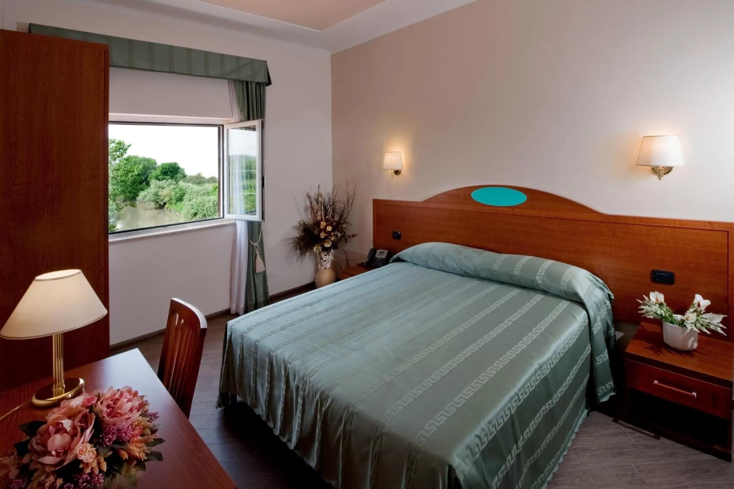 Bedroom, Bed in Hotel Roma Tiburtina Metro