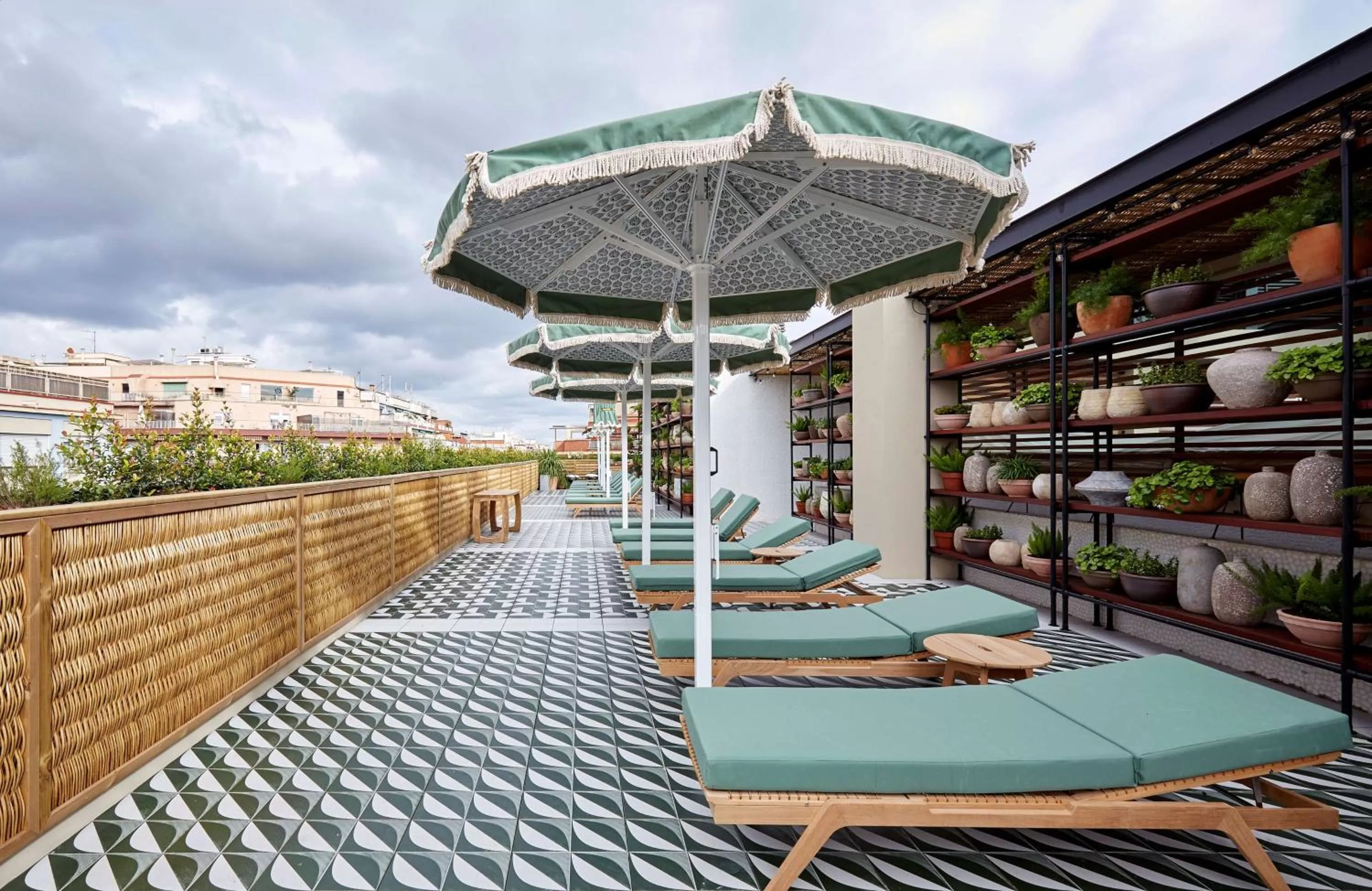 Lounge or bar in Radisson Blu 1882 Hotel, Barcelona Sagrada Familia