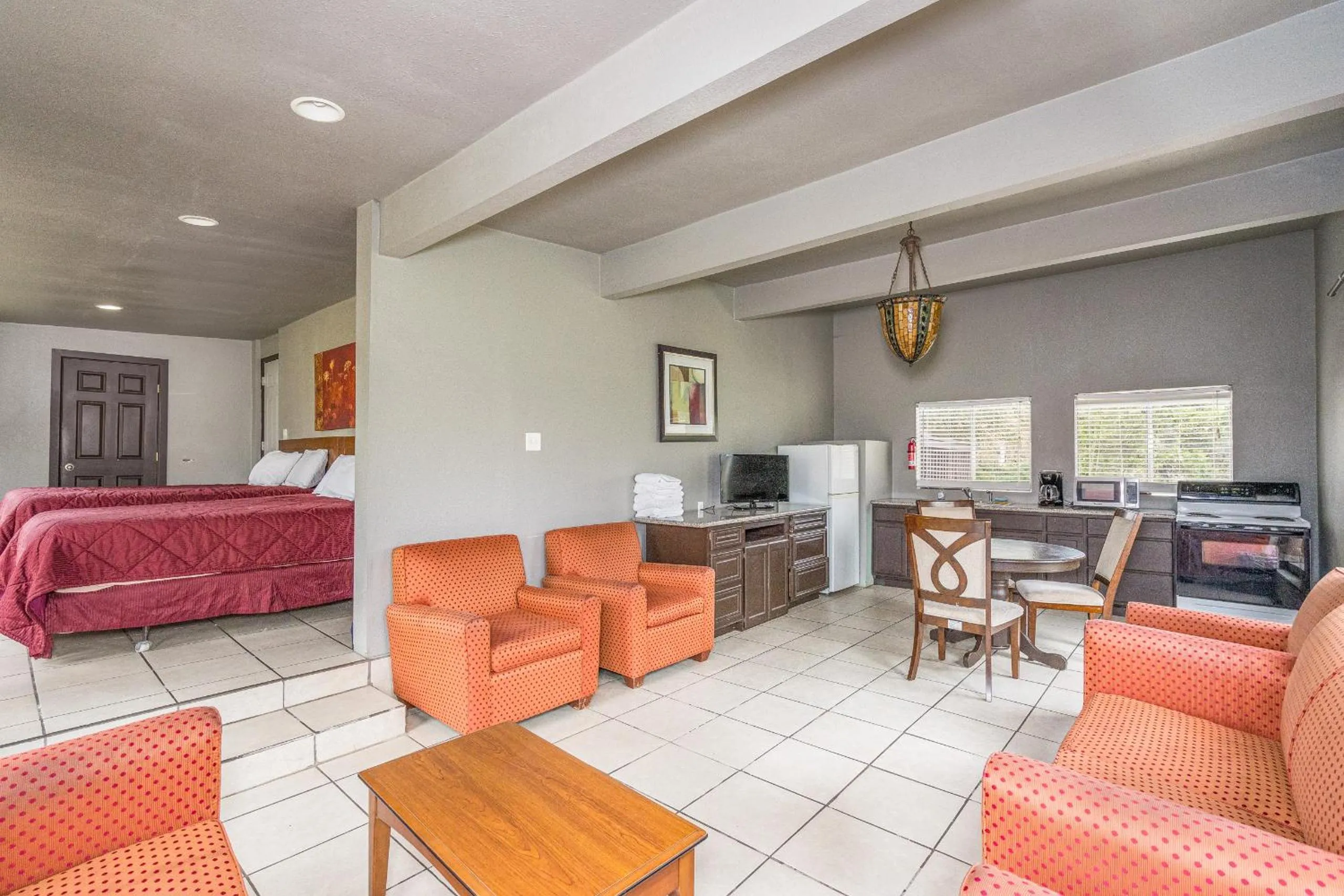 Bed in Mountain Trail Lodge and Vacation Rentals