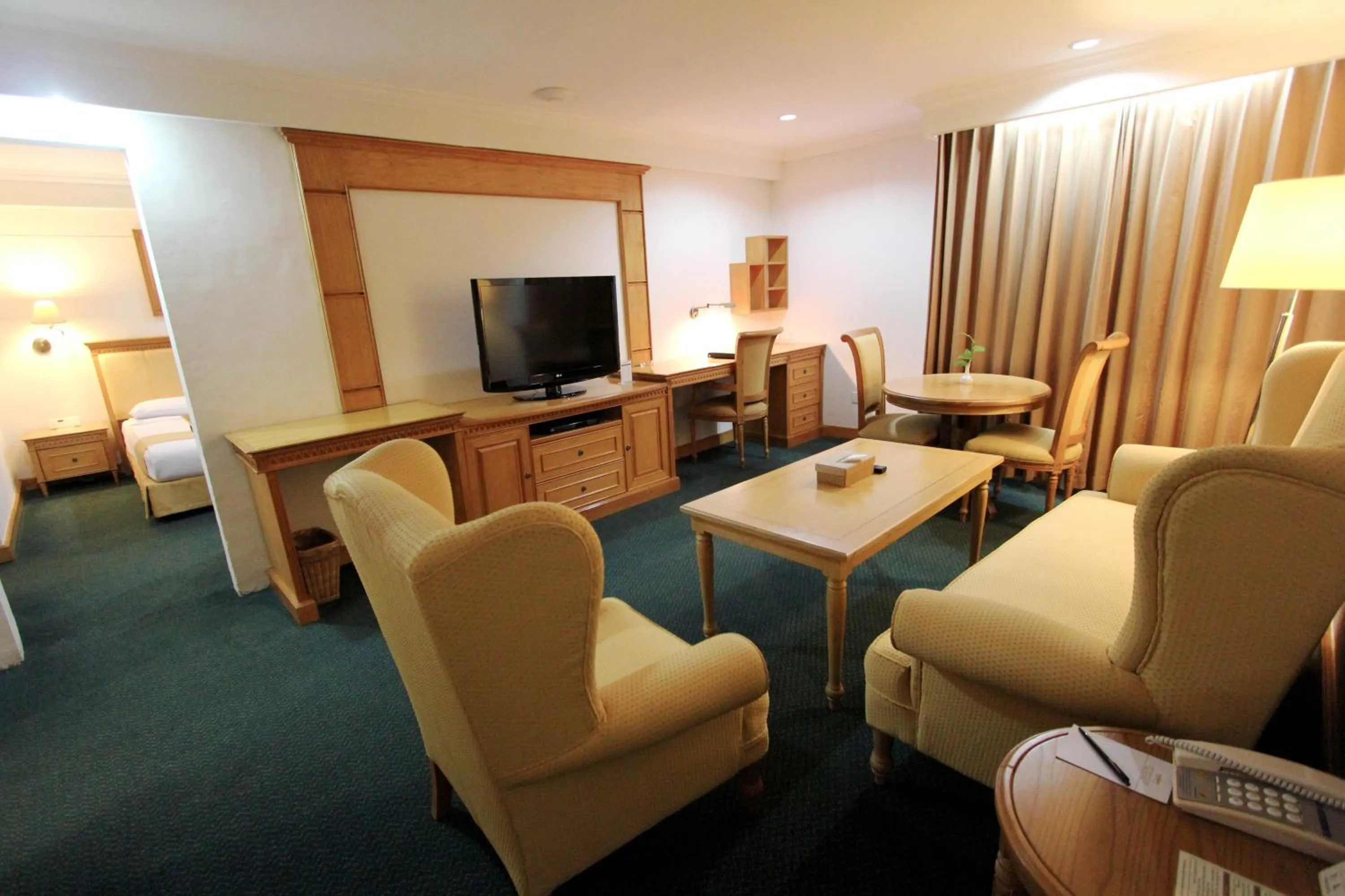 Living room in Harmoni Suites Hotel