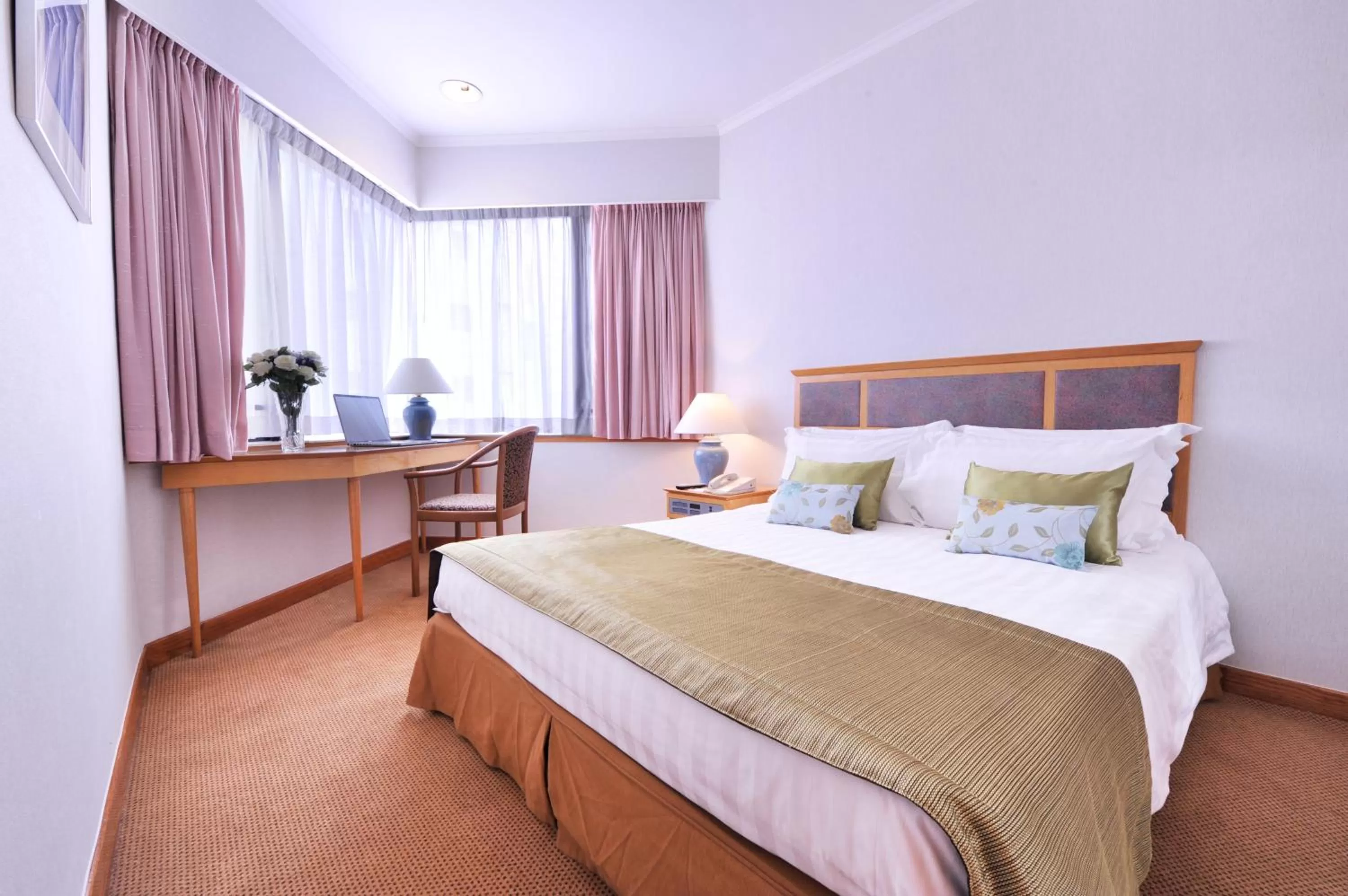 Bed in The Kimberley Hotel