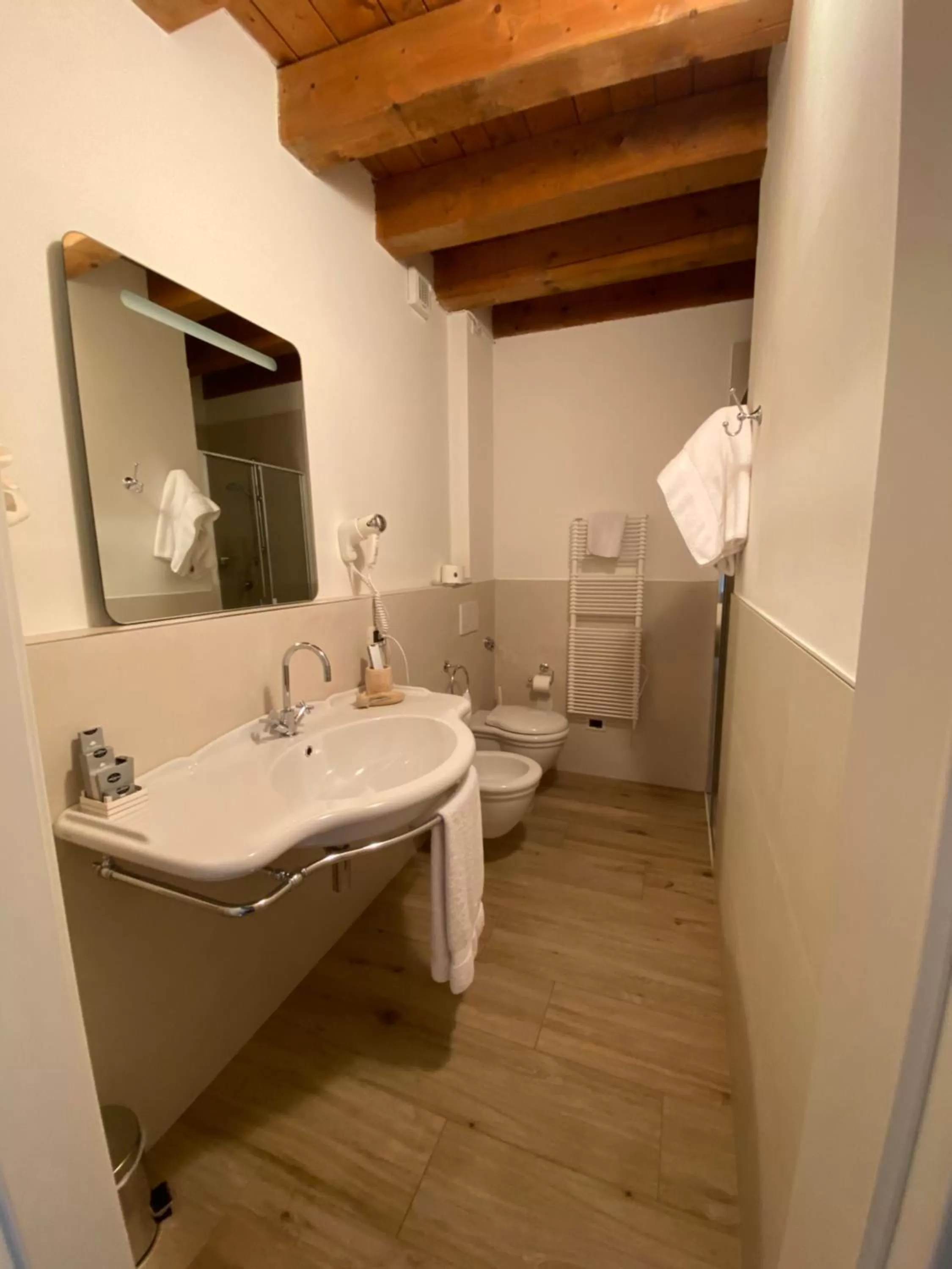 Bathroom in CA' HEMINGWAY