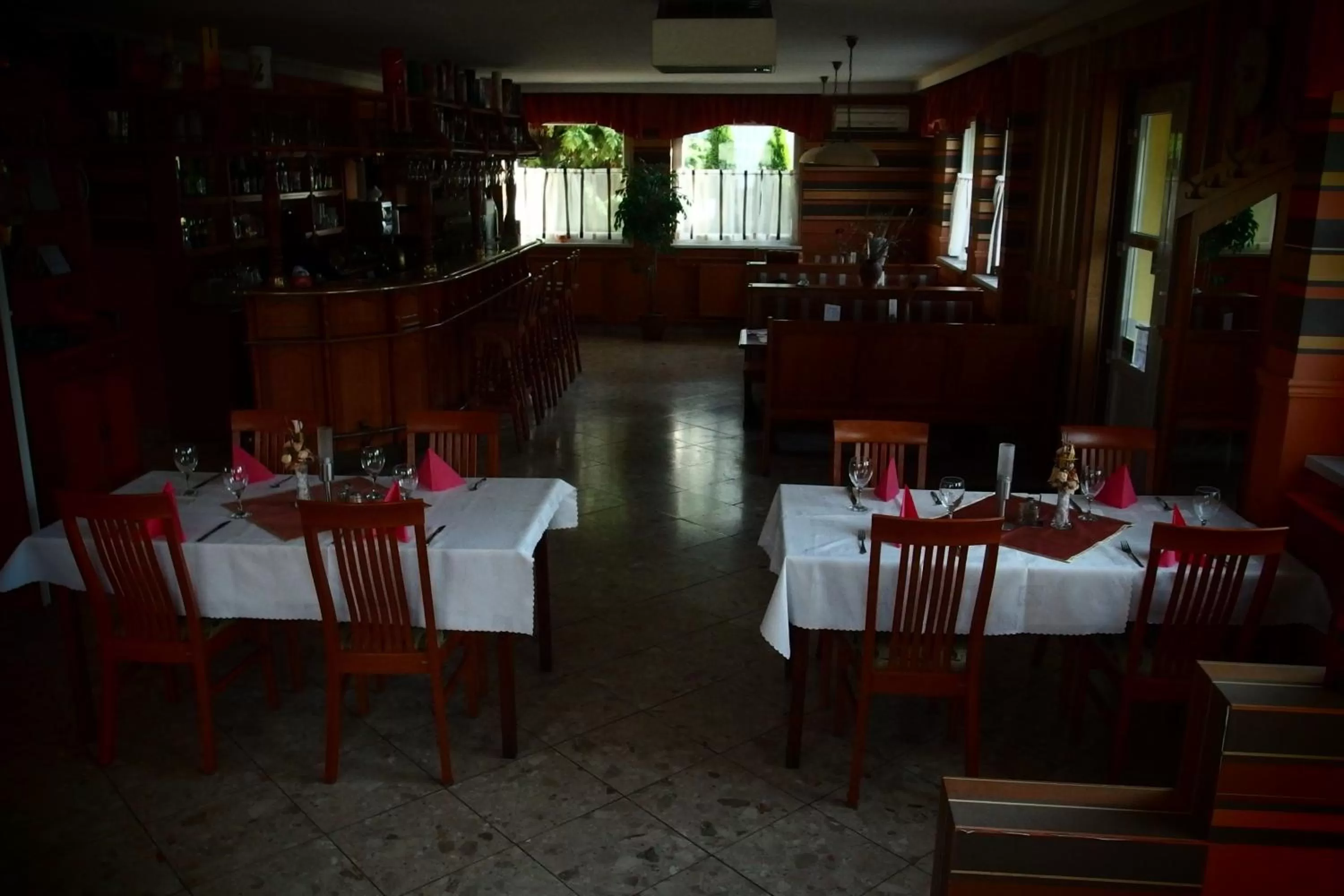 Restaurant/places to eat in Romantik Étterem - Panzió