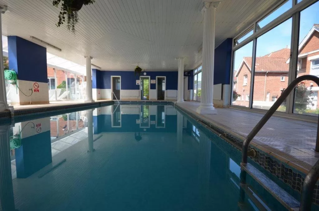 Swimming pool in Laguna Hotel