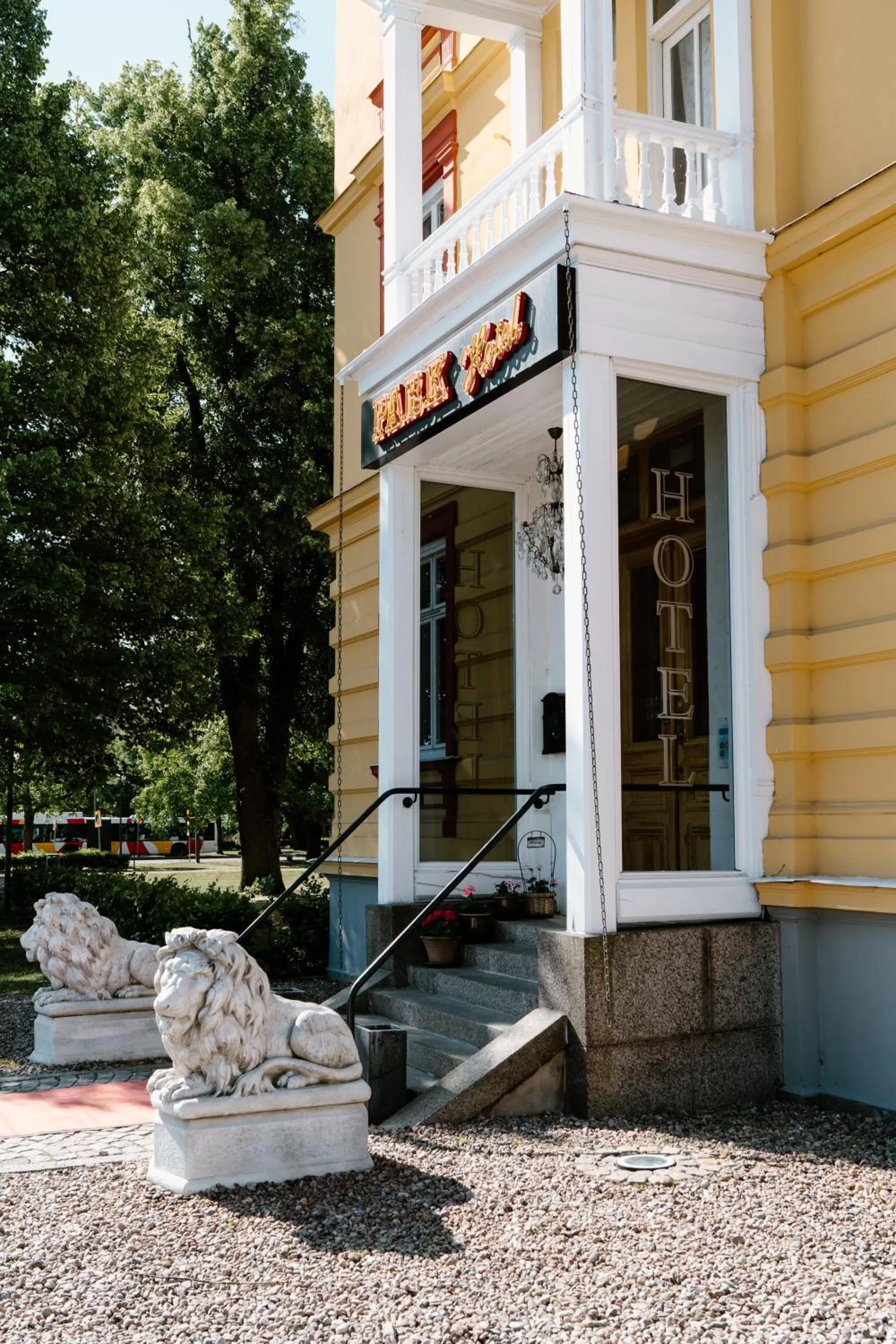 Property building in Park Hotel Linköping Fawlty Towers