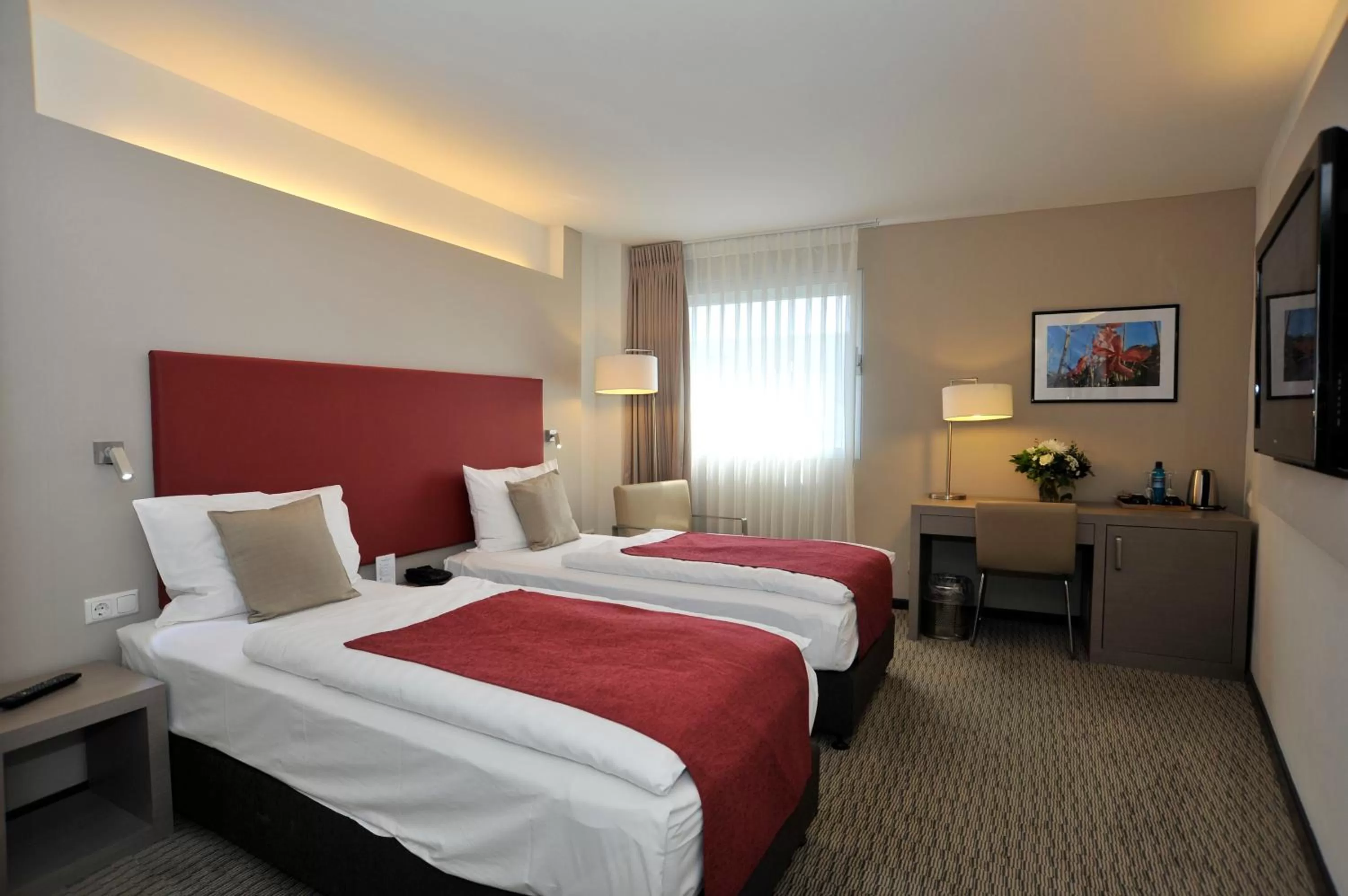 Bed in Golden Tulip Kassel Hotel Reiss