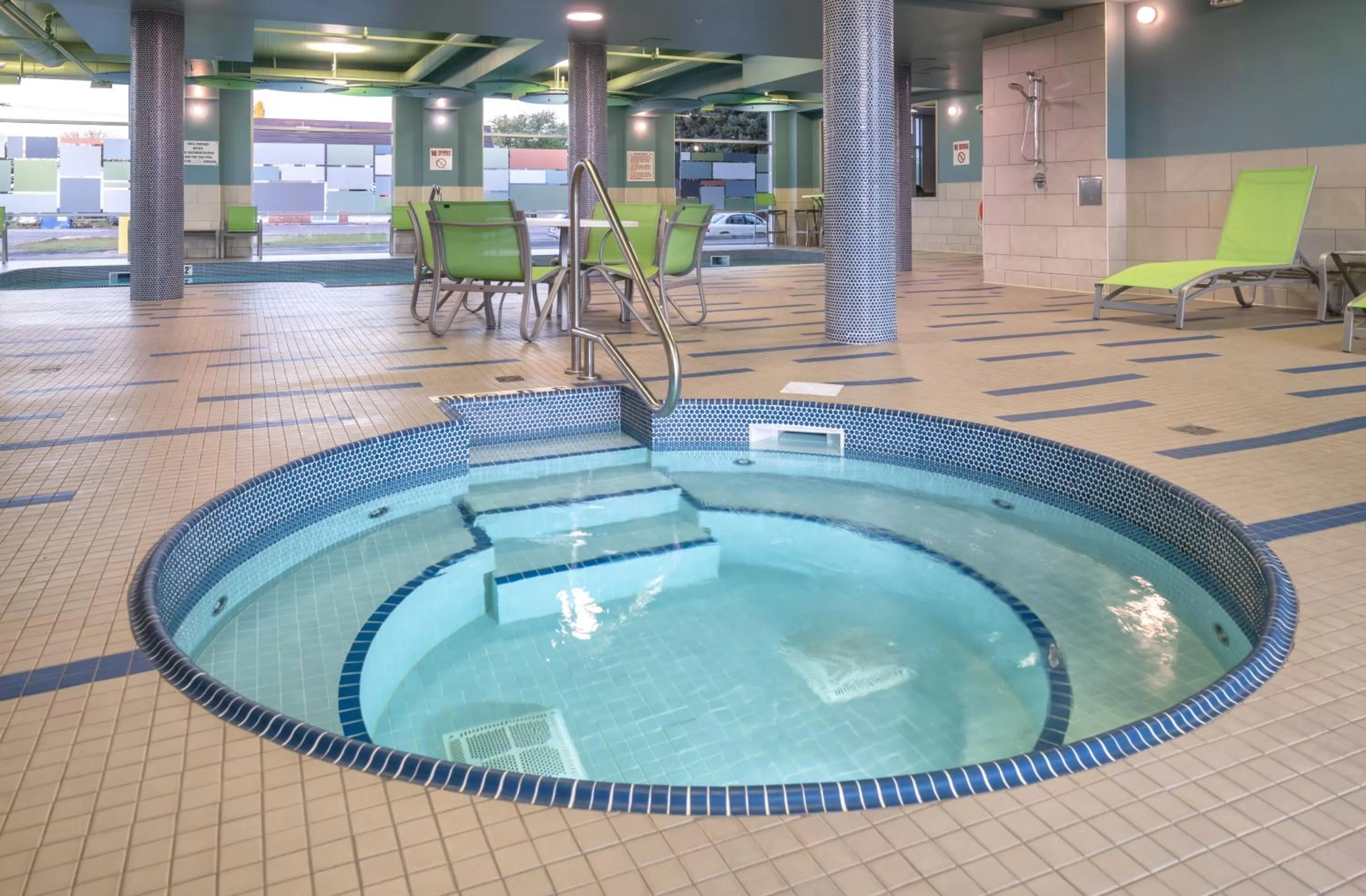 Swimming pool in Holiday Inn Express & Suites - Brandon by IHG