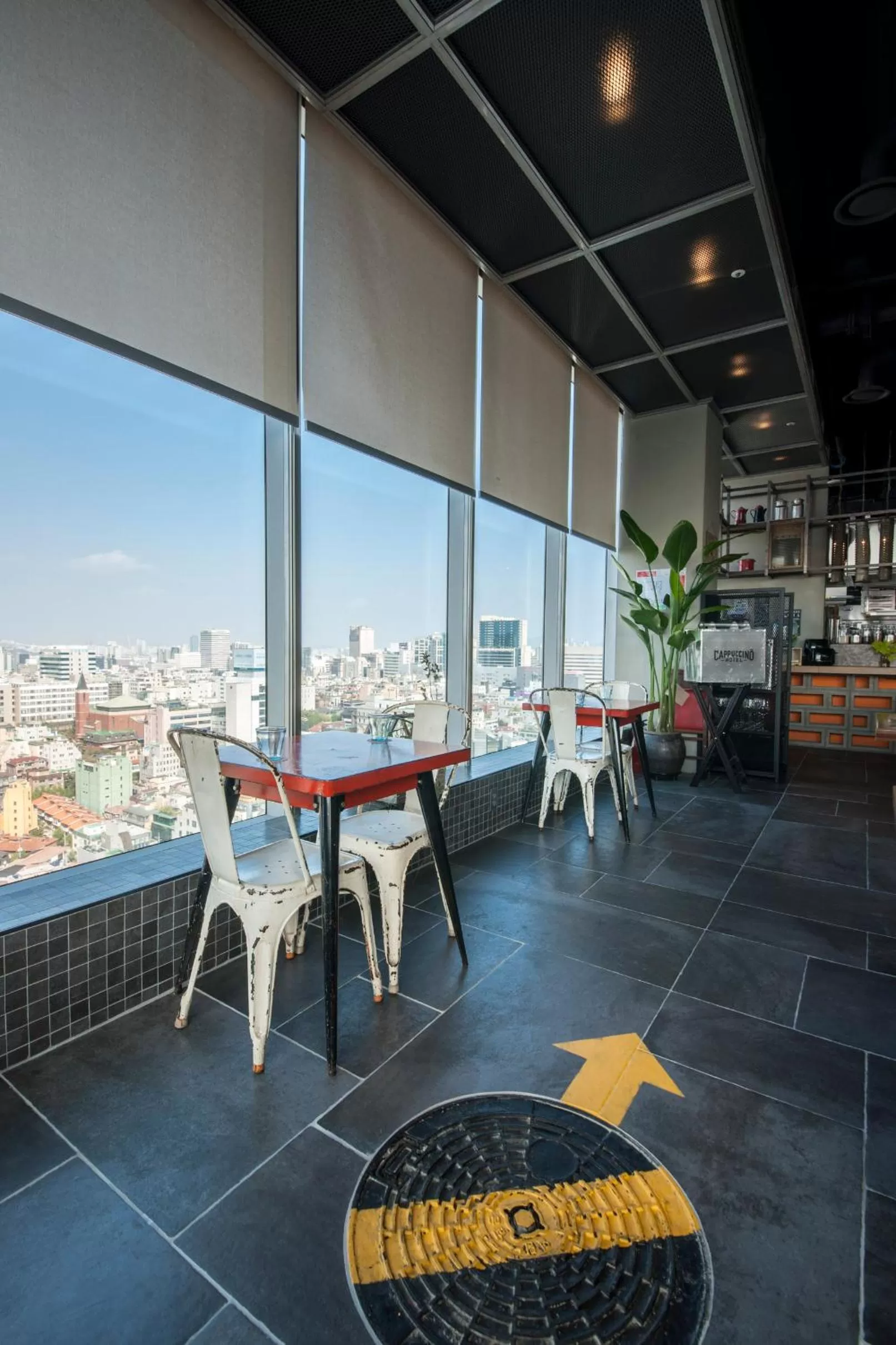 Restaurant/places to eat in Hotel Cappuccino