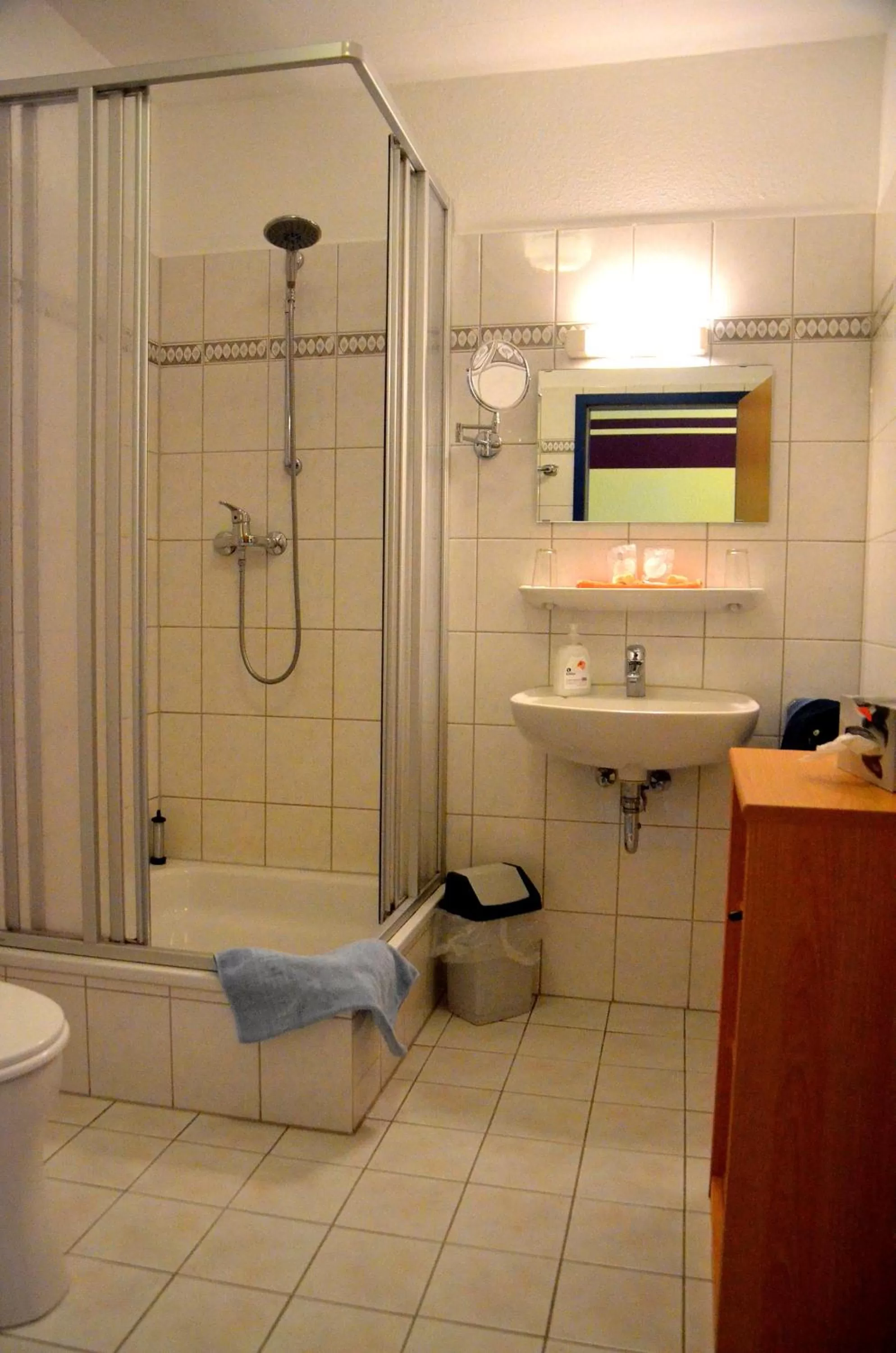 Toilet in Zeitwohnen Wolfsburg, ehemals Hotel am Klieversberg ein Unternehmen der Micha'S Hotelbetriebe