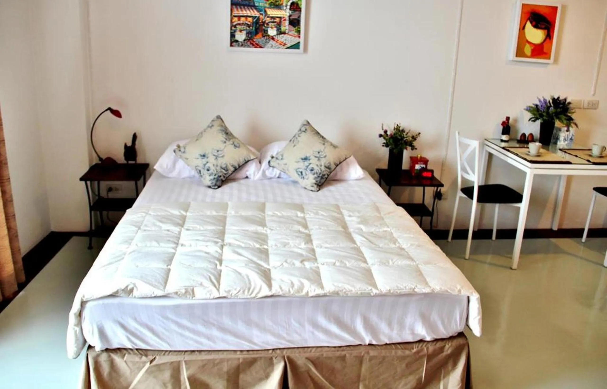 Bed in The Meet Green Apartment