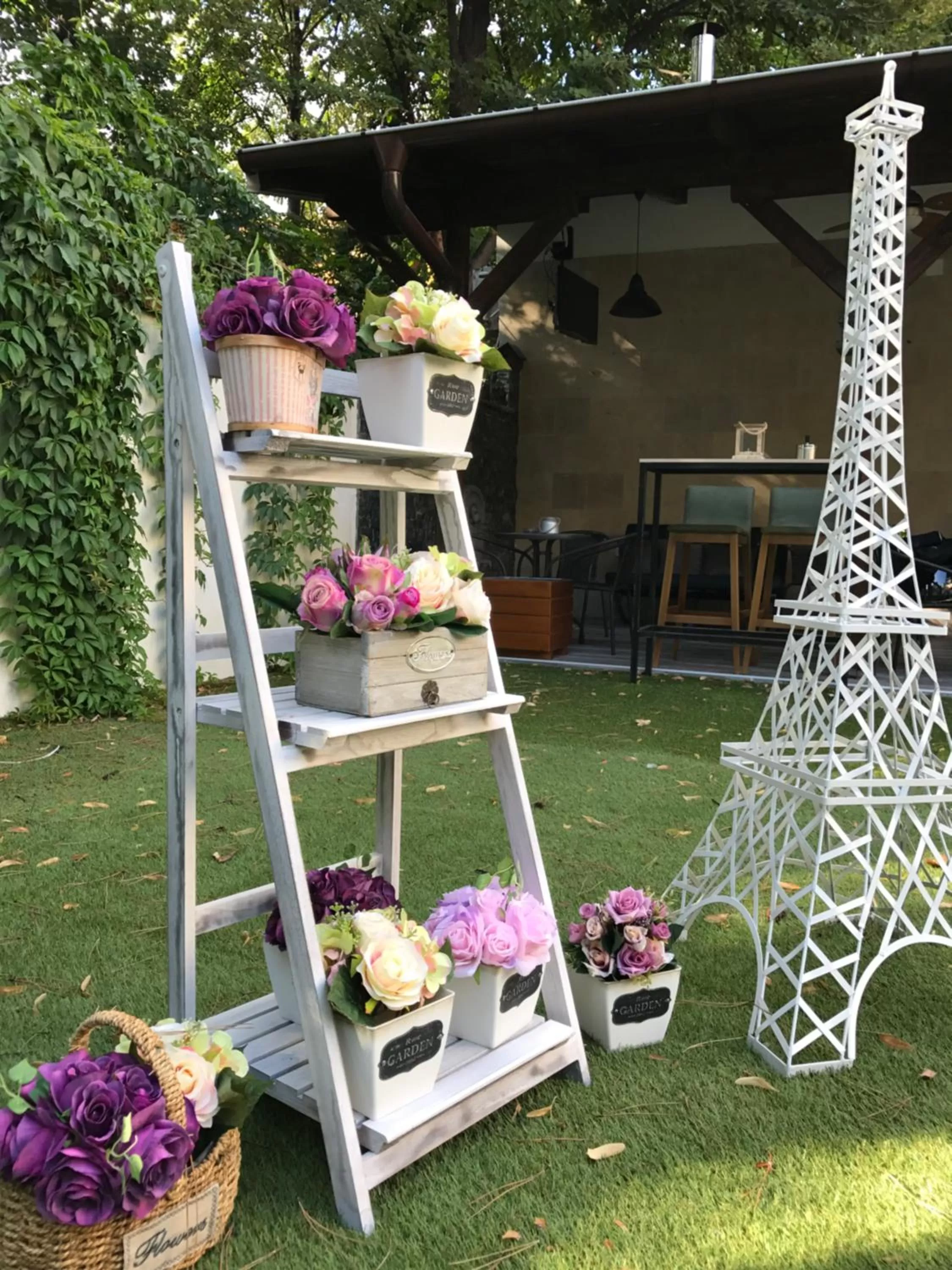 Decorative detail in Villa Nina Hotel & Lounge bar