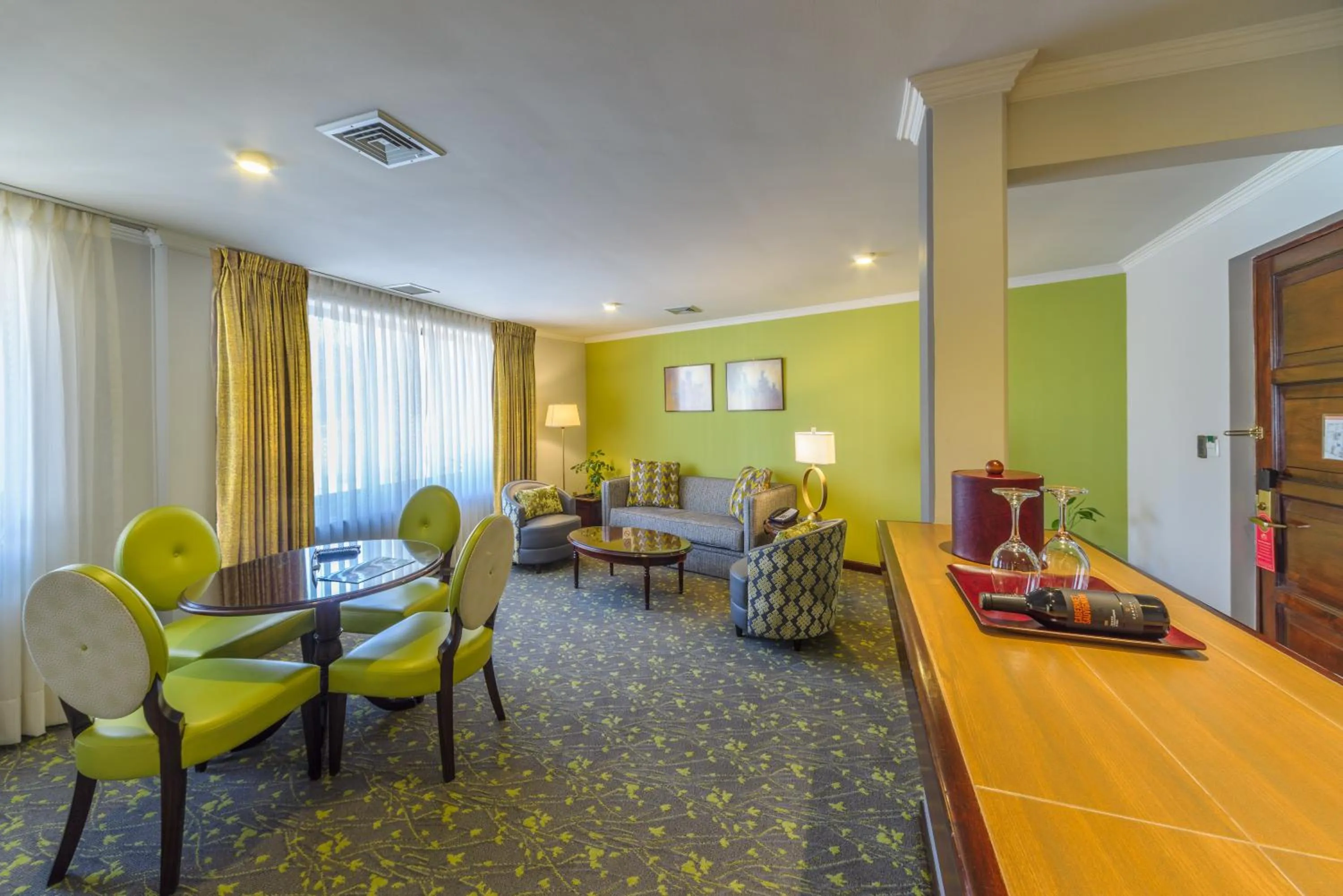 Kitchen or kitchenette in Ritz Apart Hotel