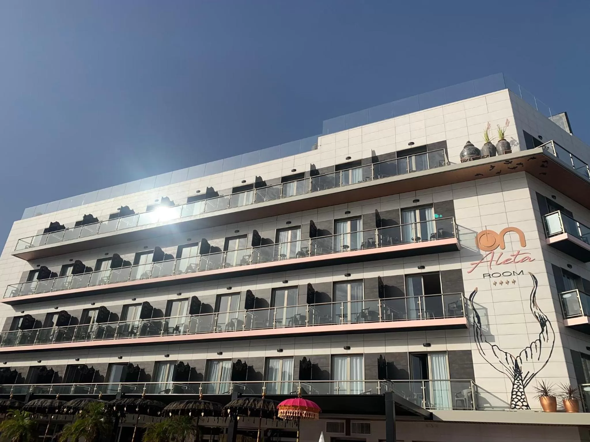 Facade/entrance in ON ALETA ROOM designed for adults