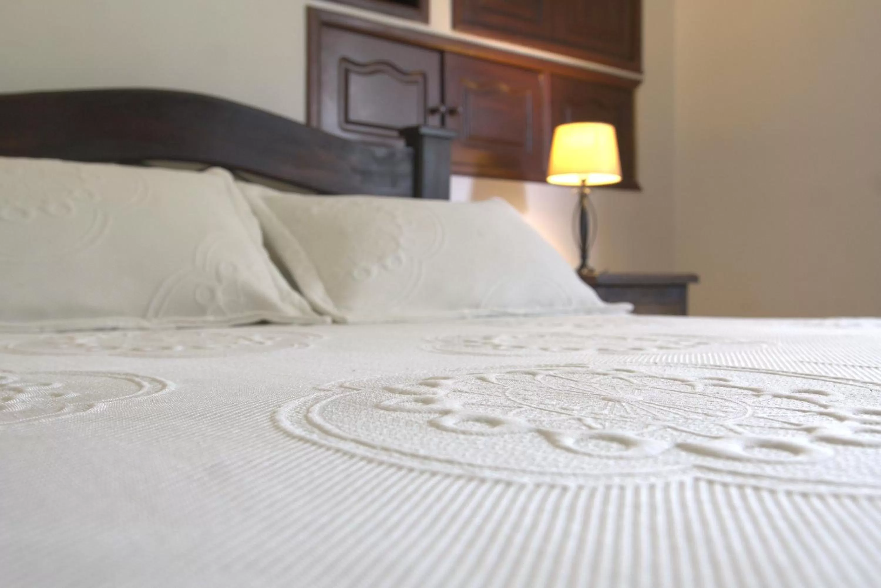 Bed in Hotel Chalet El Castillo by Majuva