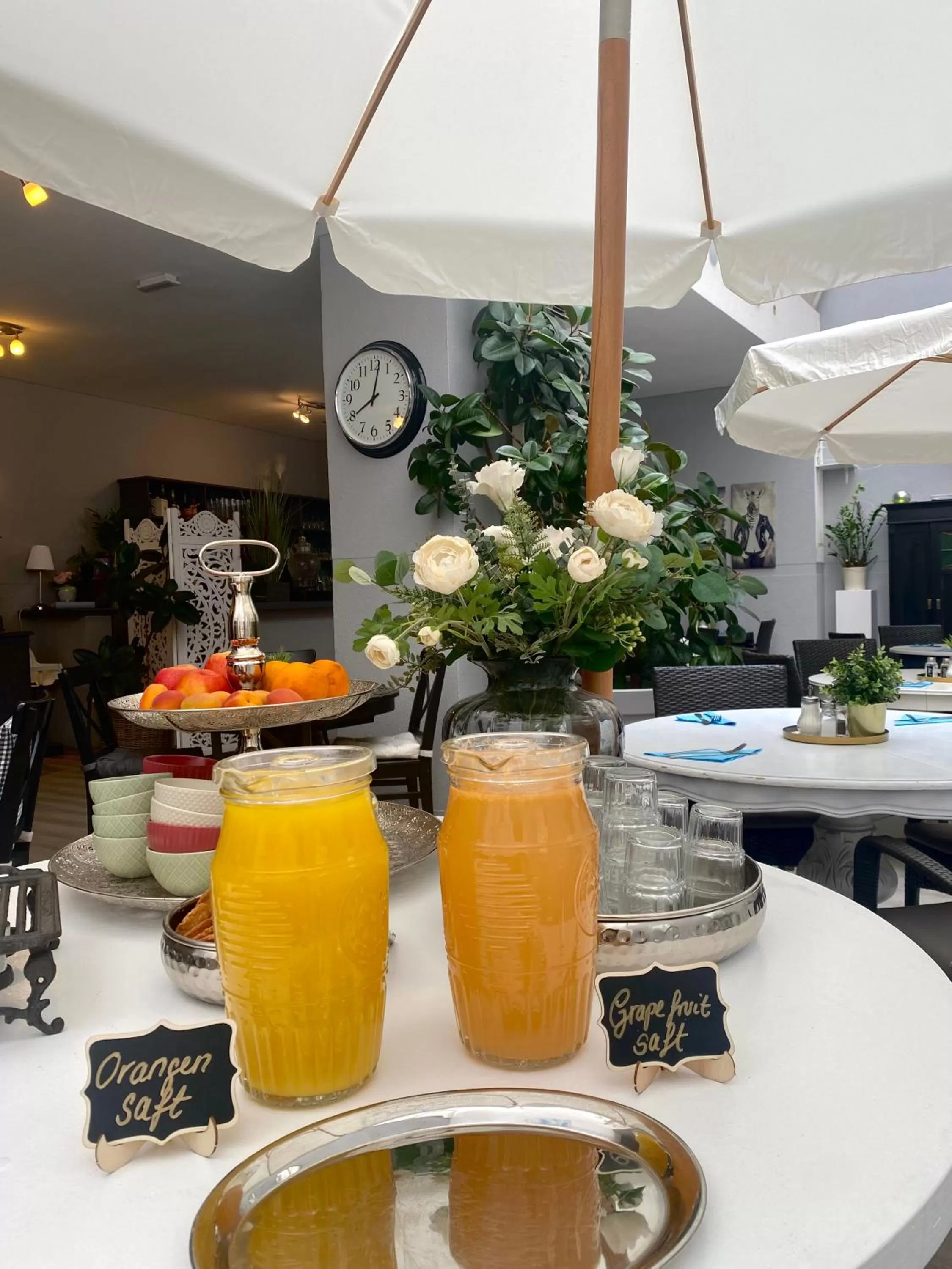 Food and drinks in Bärliner Hotel