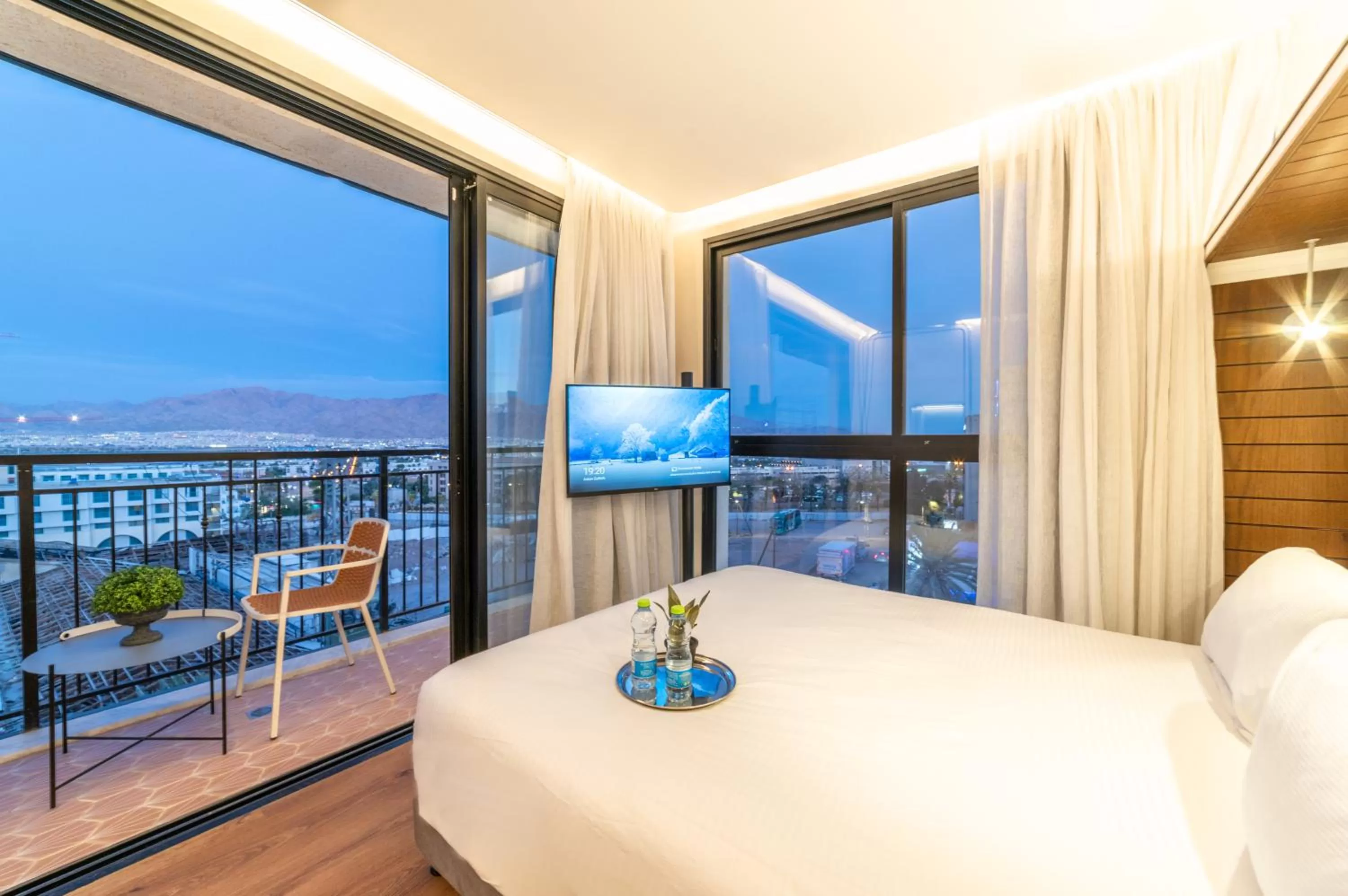 Photo of the whole room, Bed in Stay Eilat