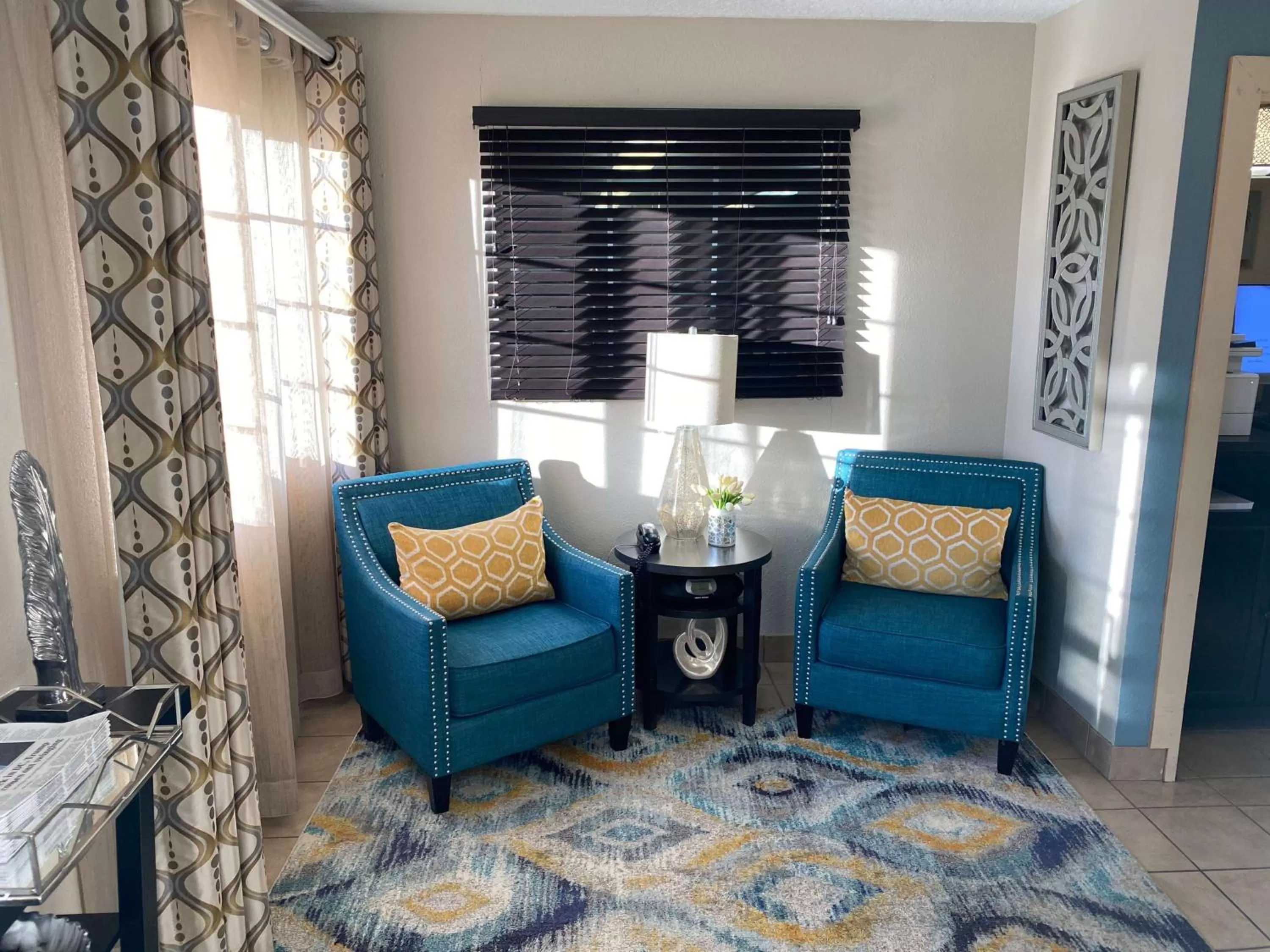 Lobby or reception, Seating Area in Sonesta Simply Suites Houston W Beltway