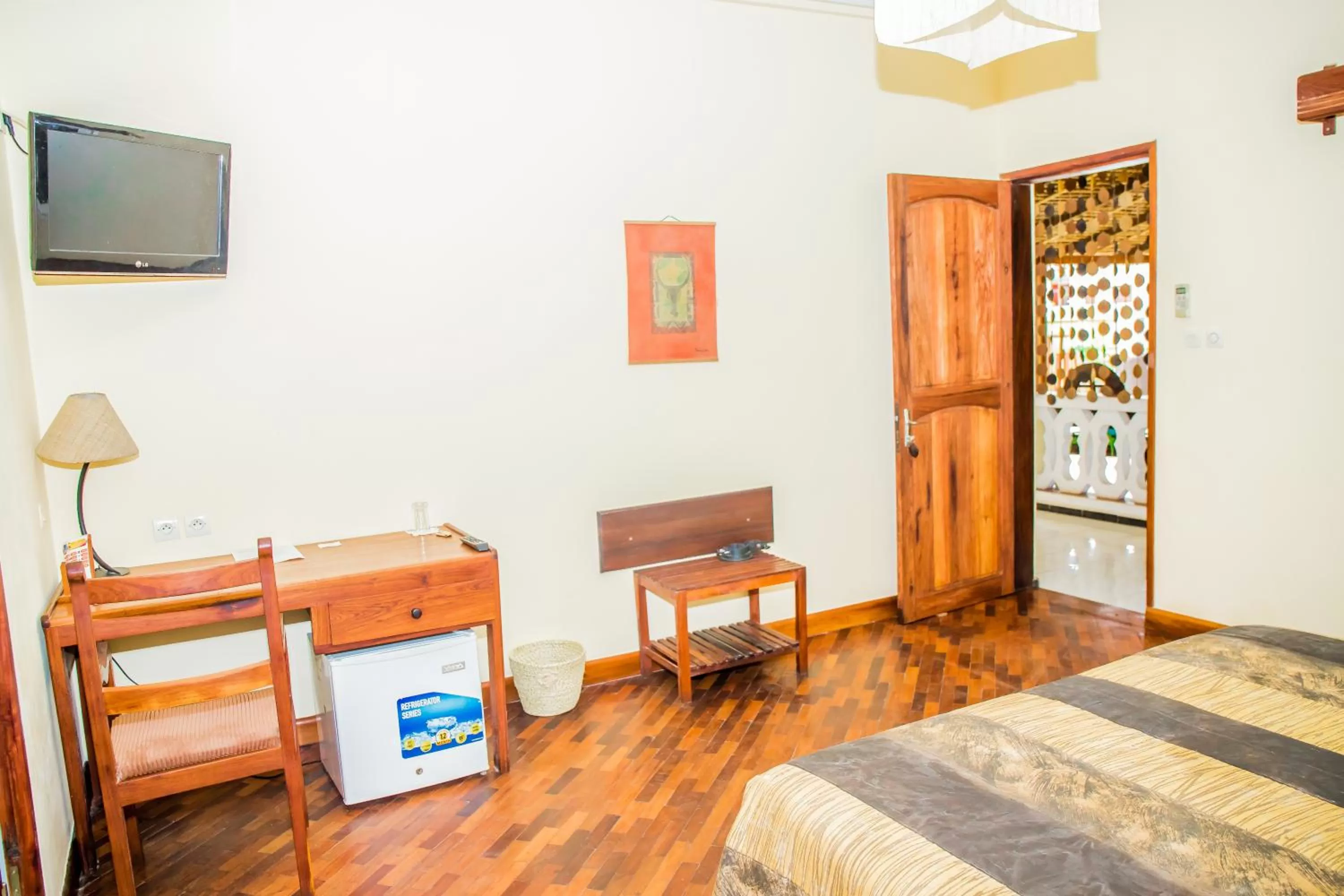 Bedroom, Bed in Hôtel Restaurant Coco Lodge Majunga