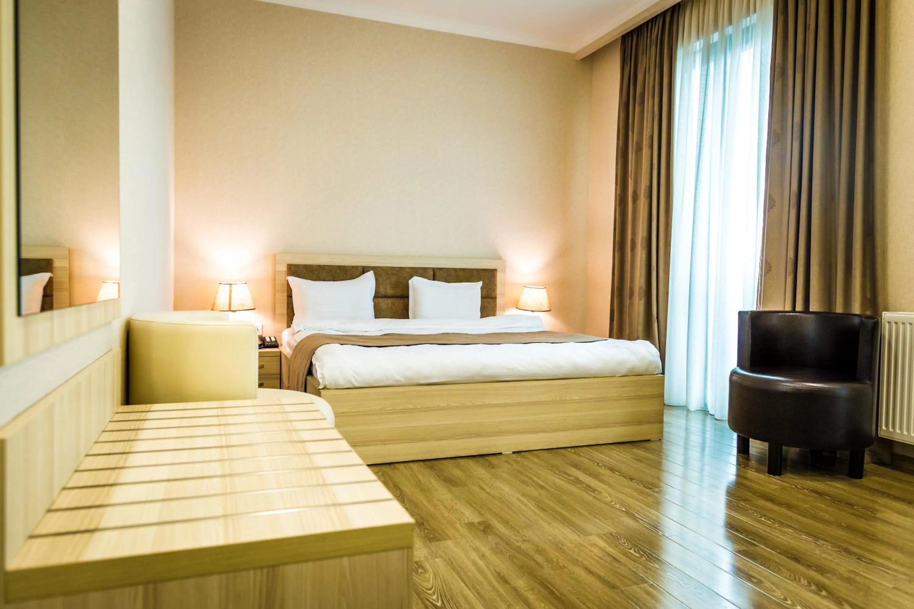 Bedroom, Bed in Cherry Garden