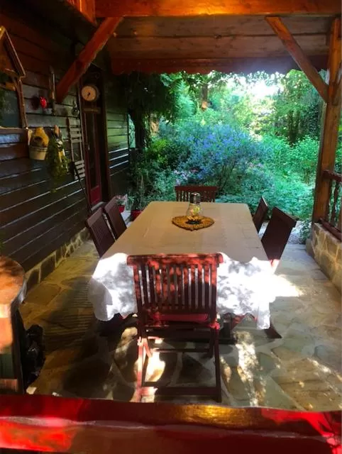 Restaurant/Places to Eat in Chambre d'hôte txaleta (le Chalet)