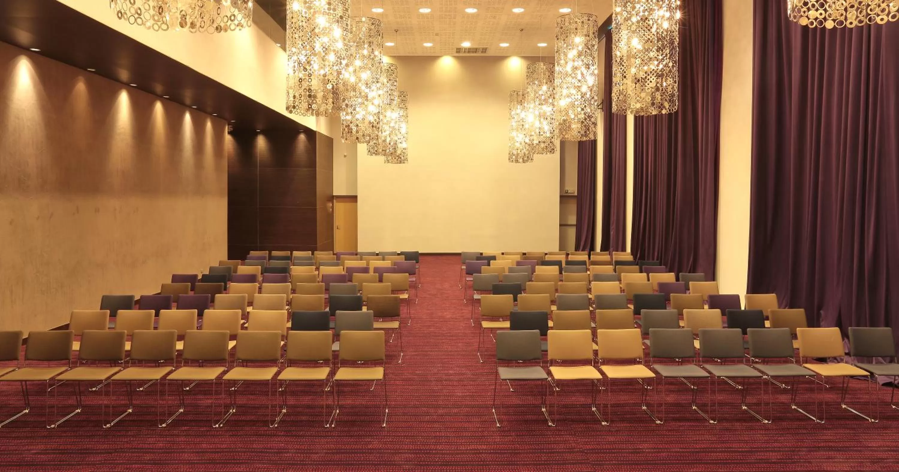 Business facilities in Mercure Nador Rif