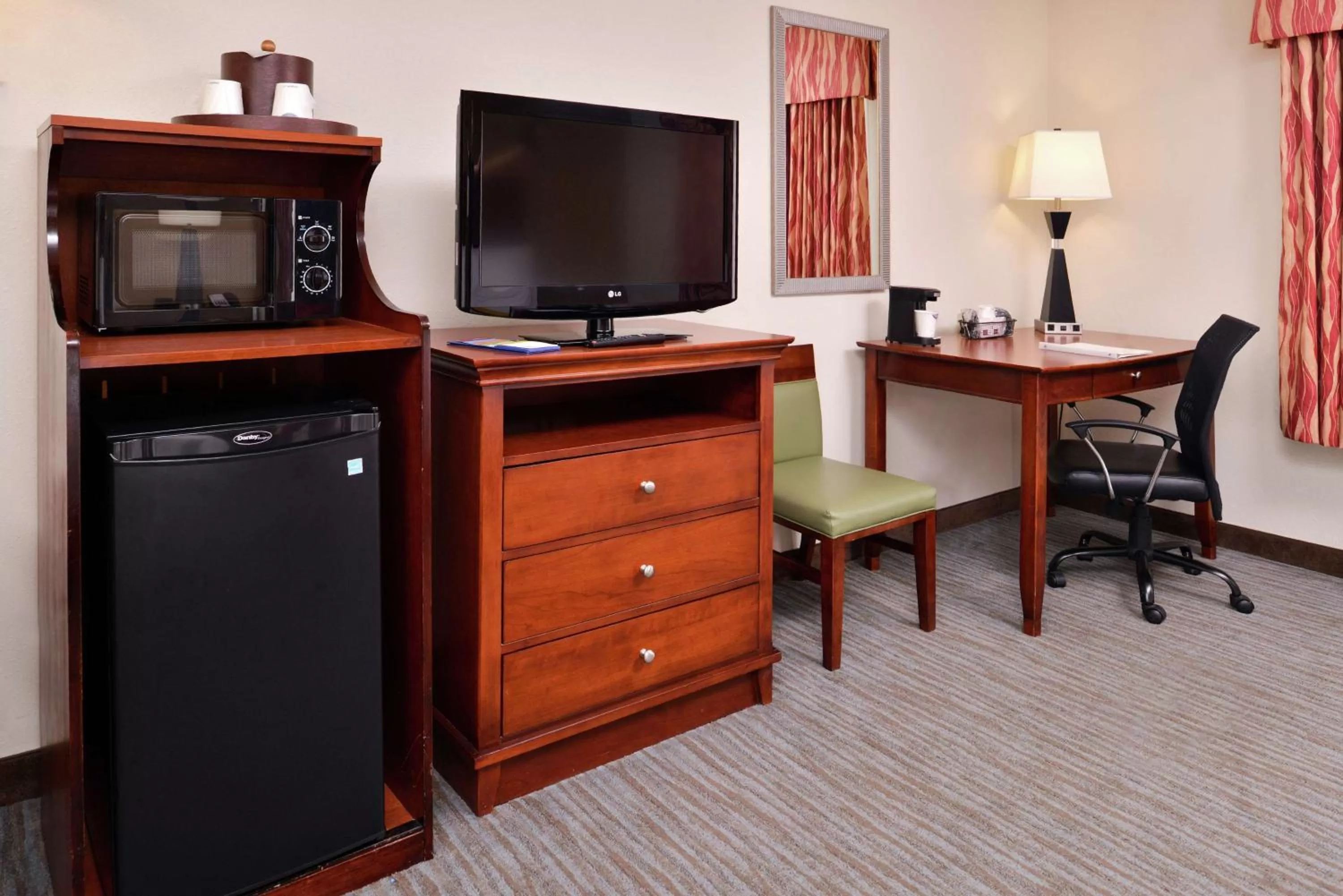 Queen Room with Two Queen Beds - Hearing Accessible in Hampton Inn & Suites Cape Coral / Fort Myers