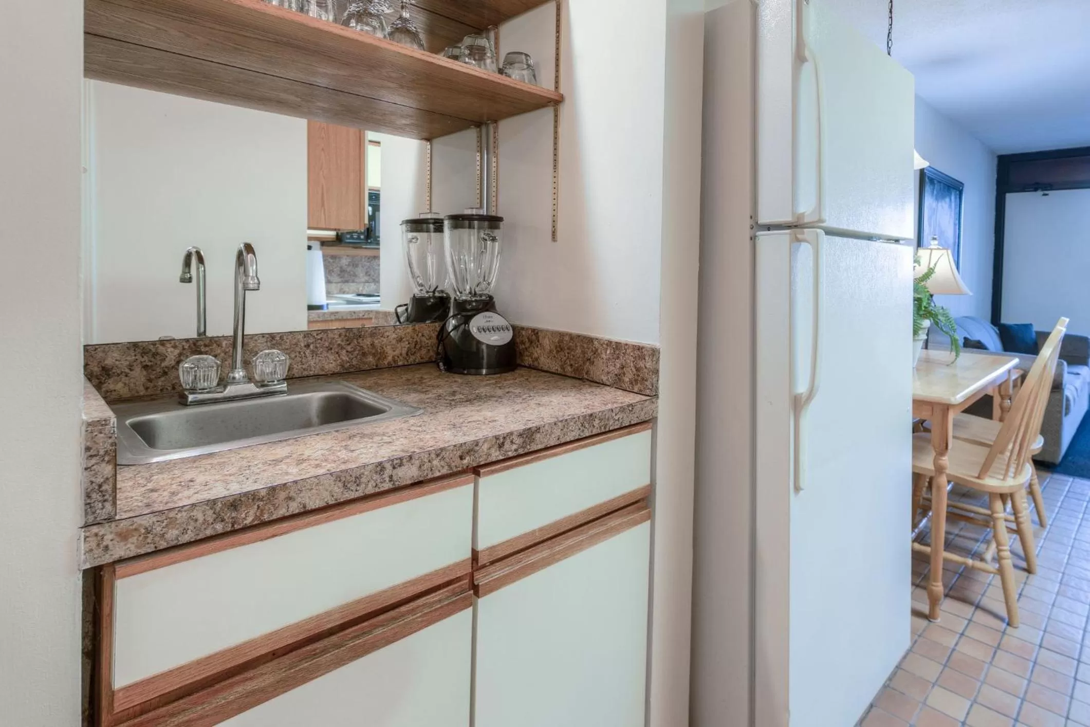 Kitchen/Kitchenette in Kingfisher Inn