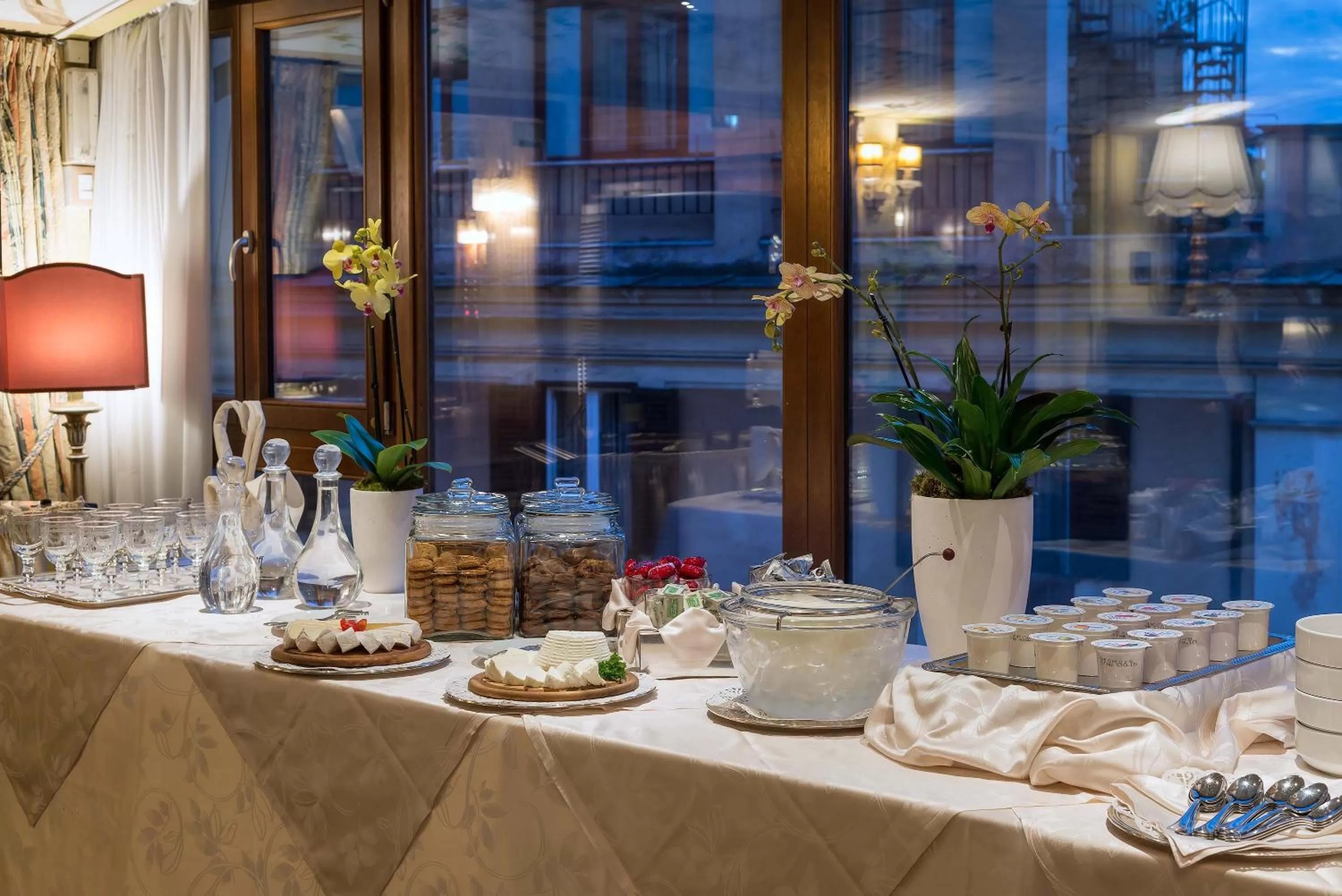 Breakfast in Hotel Forum