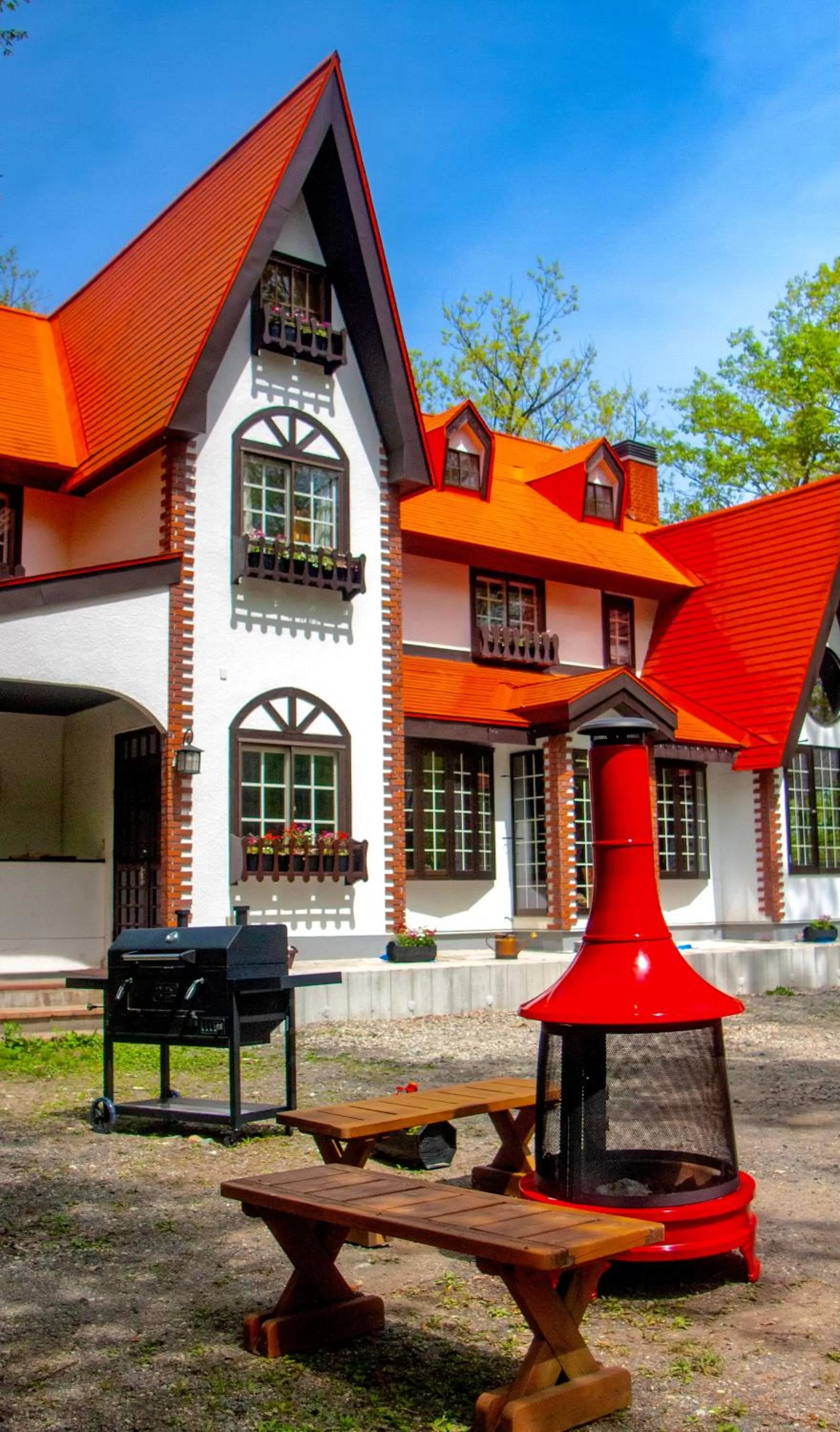 Property building in Panketo Lodge & Yoga Studio