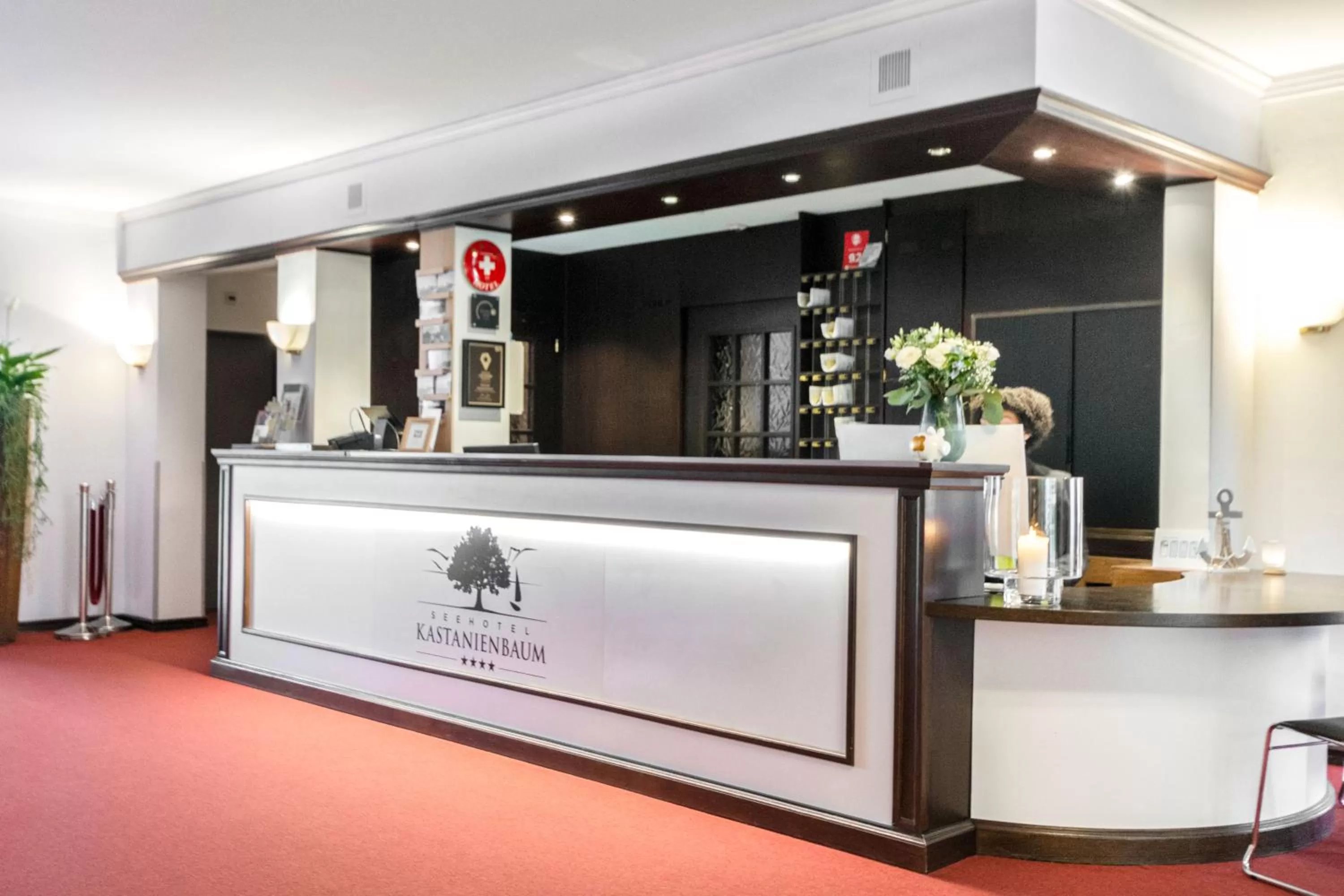 Lobby or reception in Seehotel Kastanienbaum