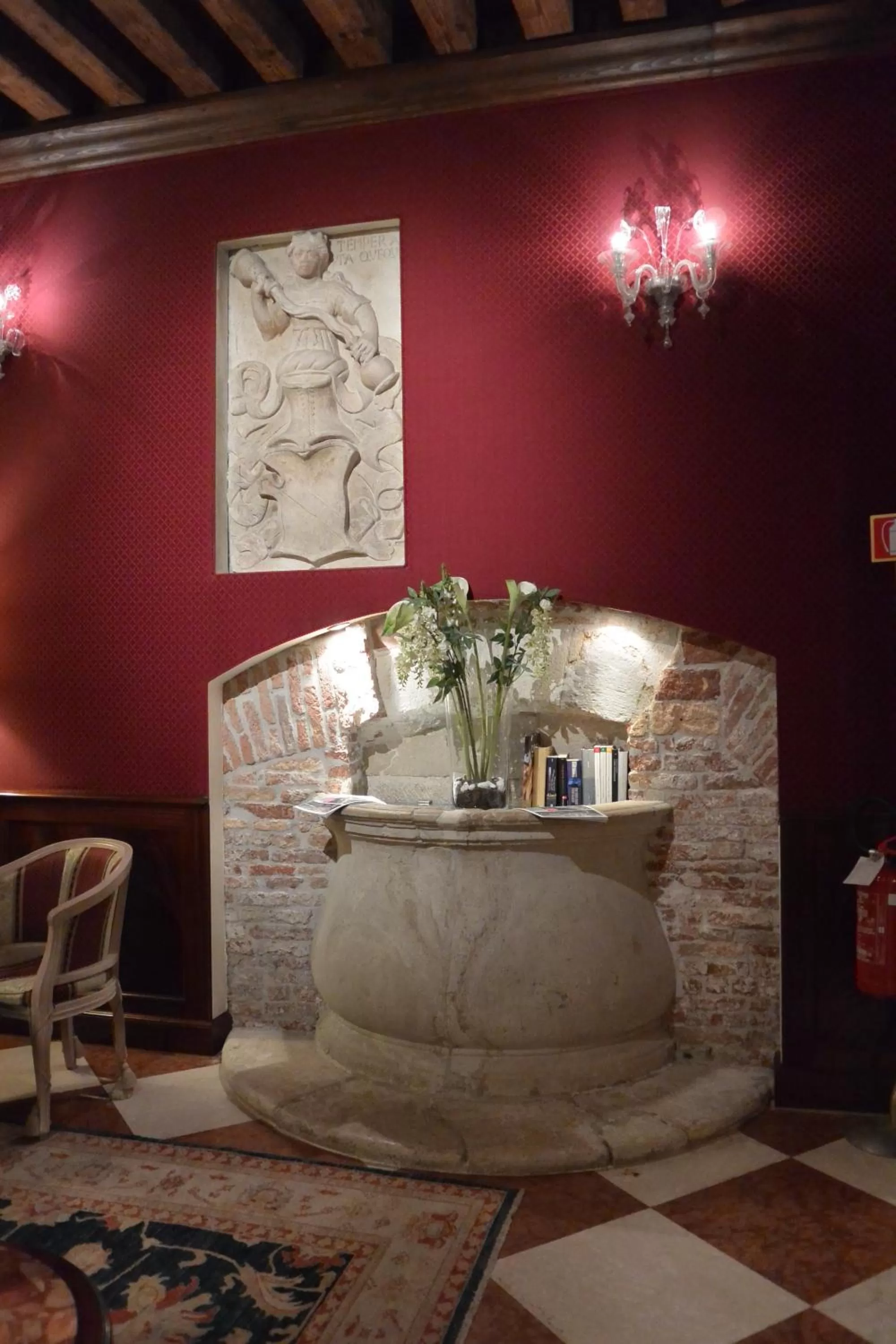 Decorative detail in Duodo Palace Hotel