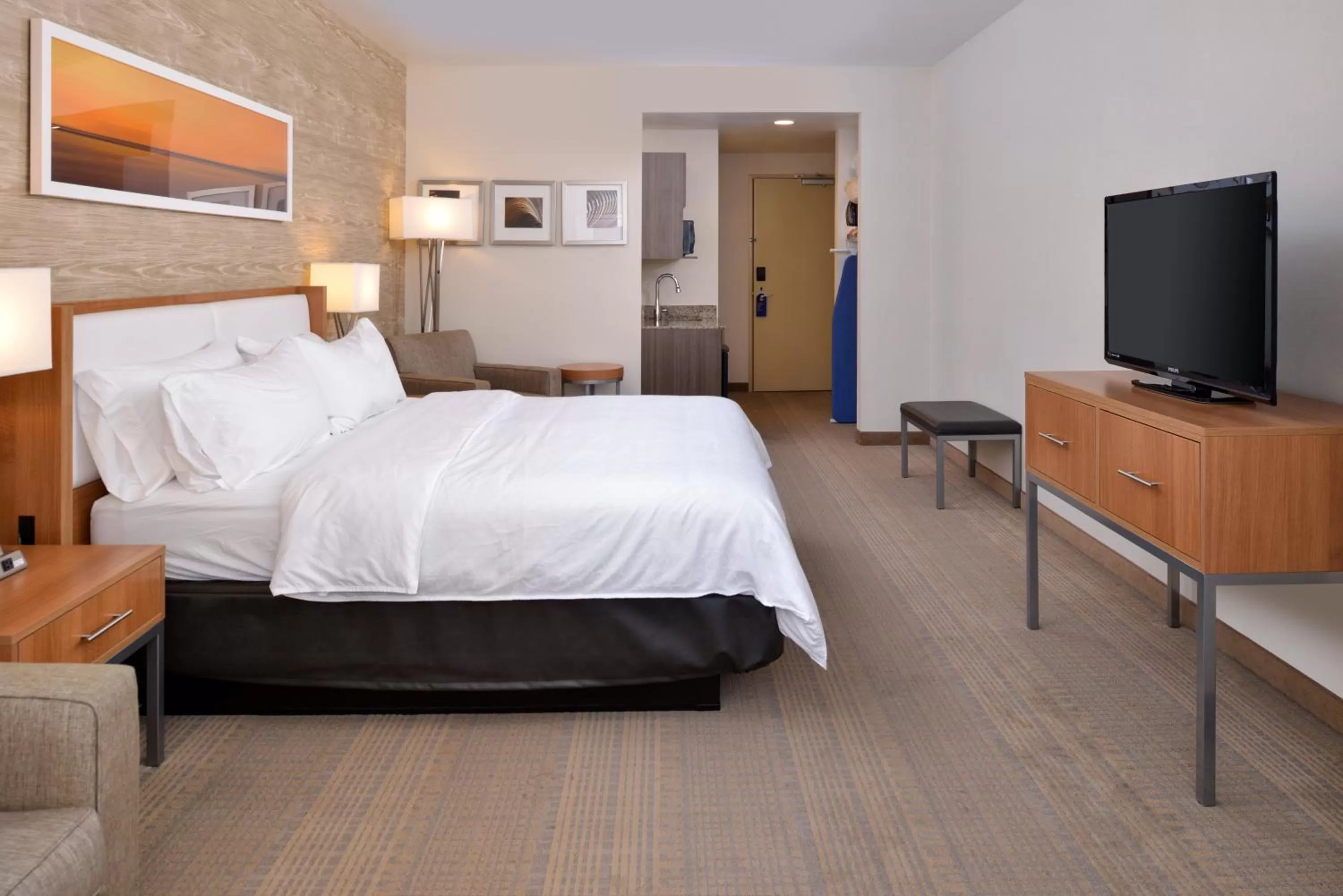 Photo of the whole room, Bed in Holiday Inn Express Pocatello by IHG
