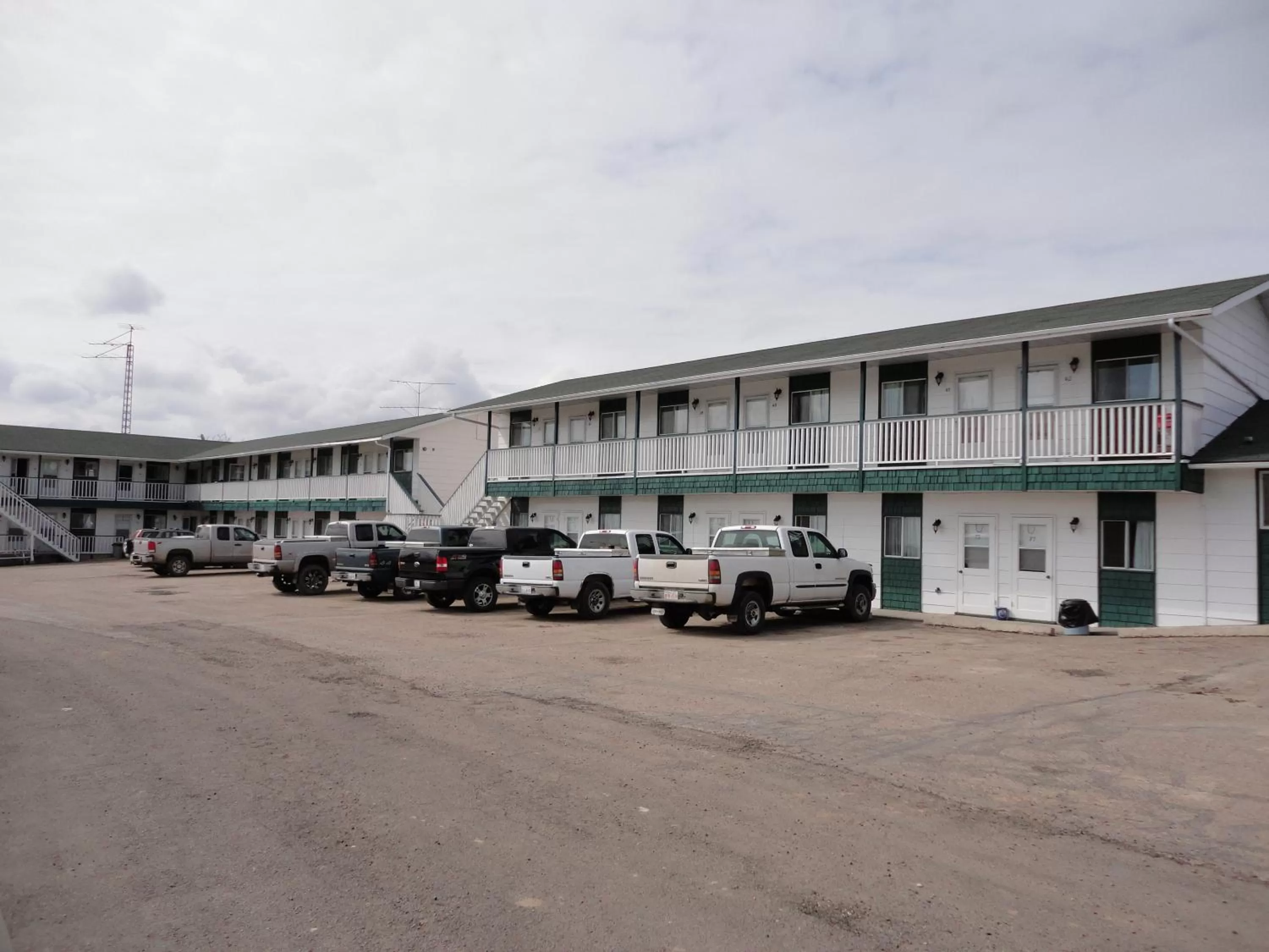 Property Building in Elk Point Motel & RV Park