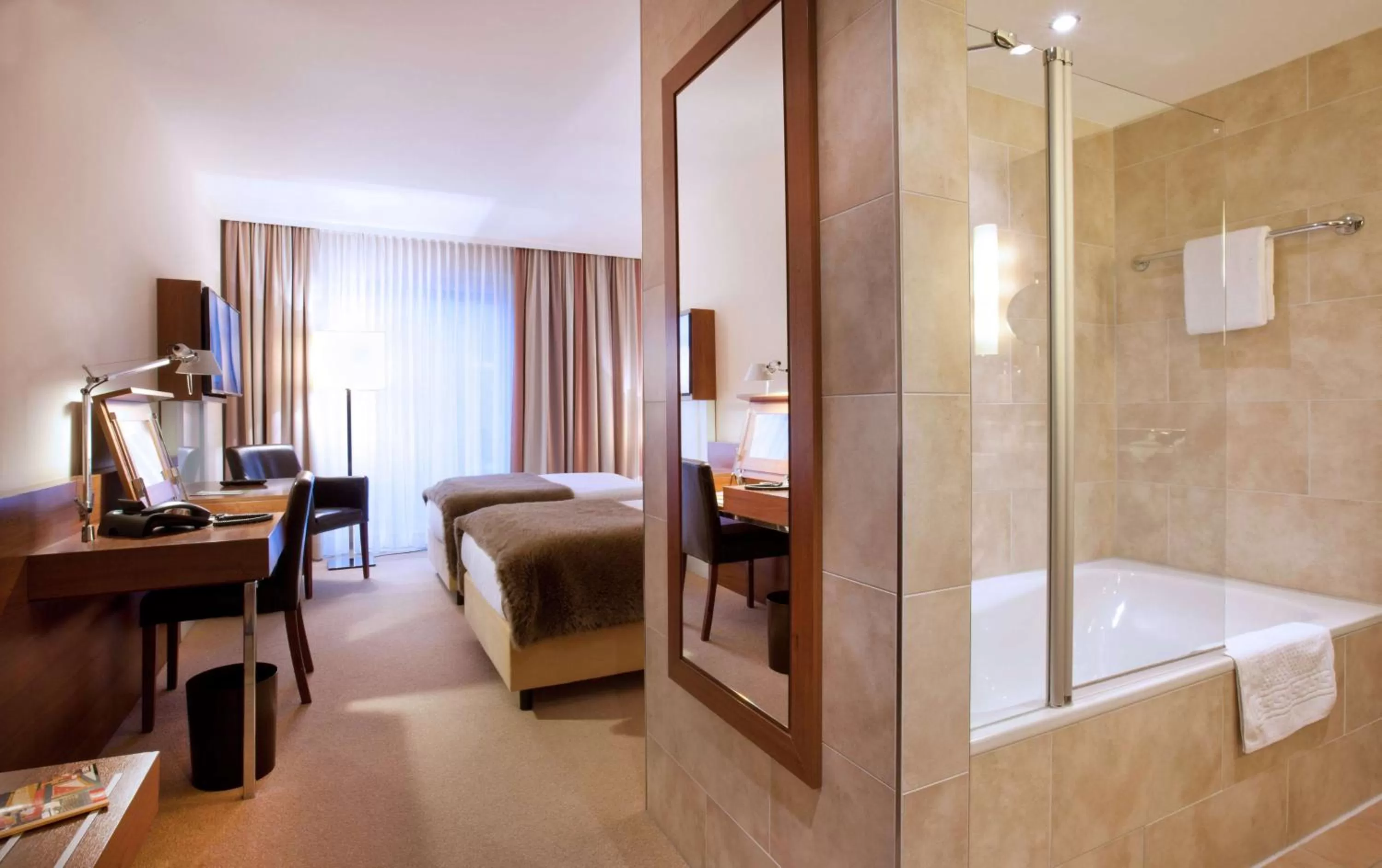 Bathroom, Bed in Lindner Hotel Hamburg am Michel, part of JdV by Hyatt