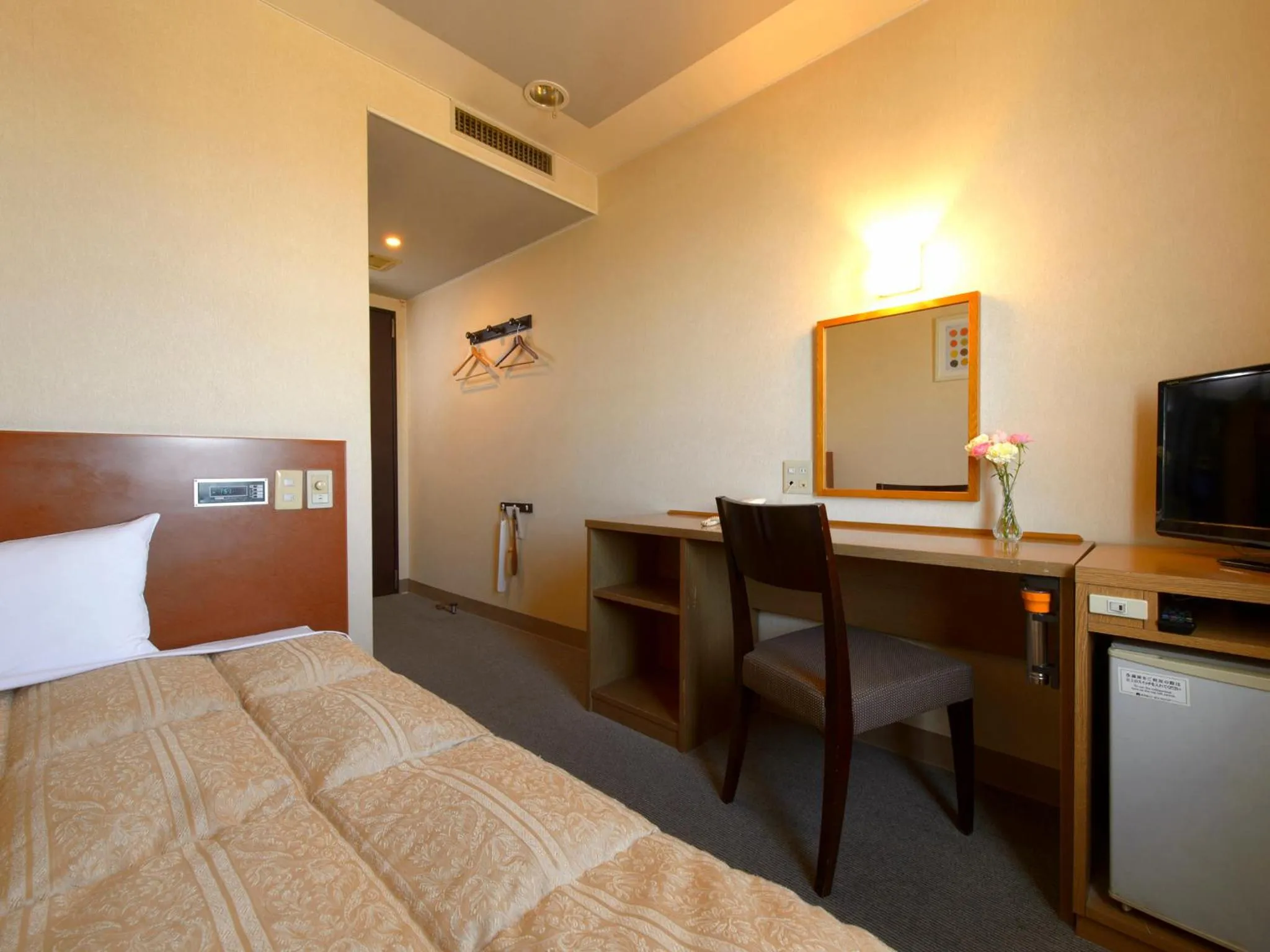 Photo of the whole room, Bed in Hotel Pearl City Hachinohe
