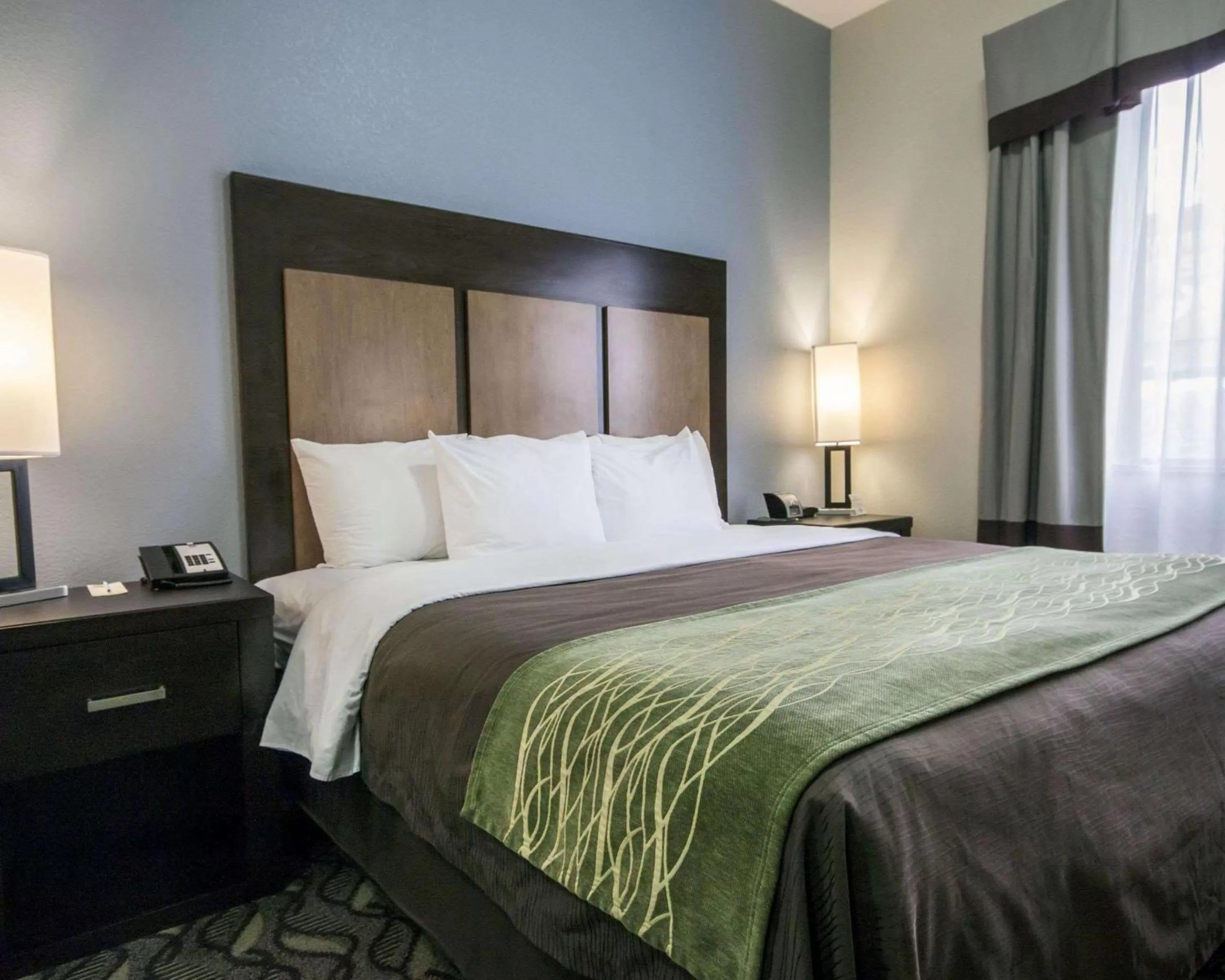Photo of the whole room, Bed in Comfort Inn & Suites El Paso I-10 Airport Area