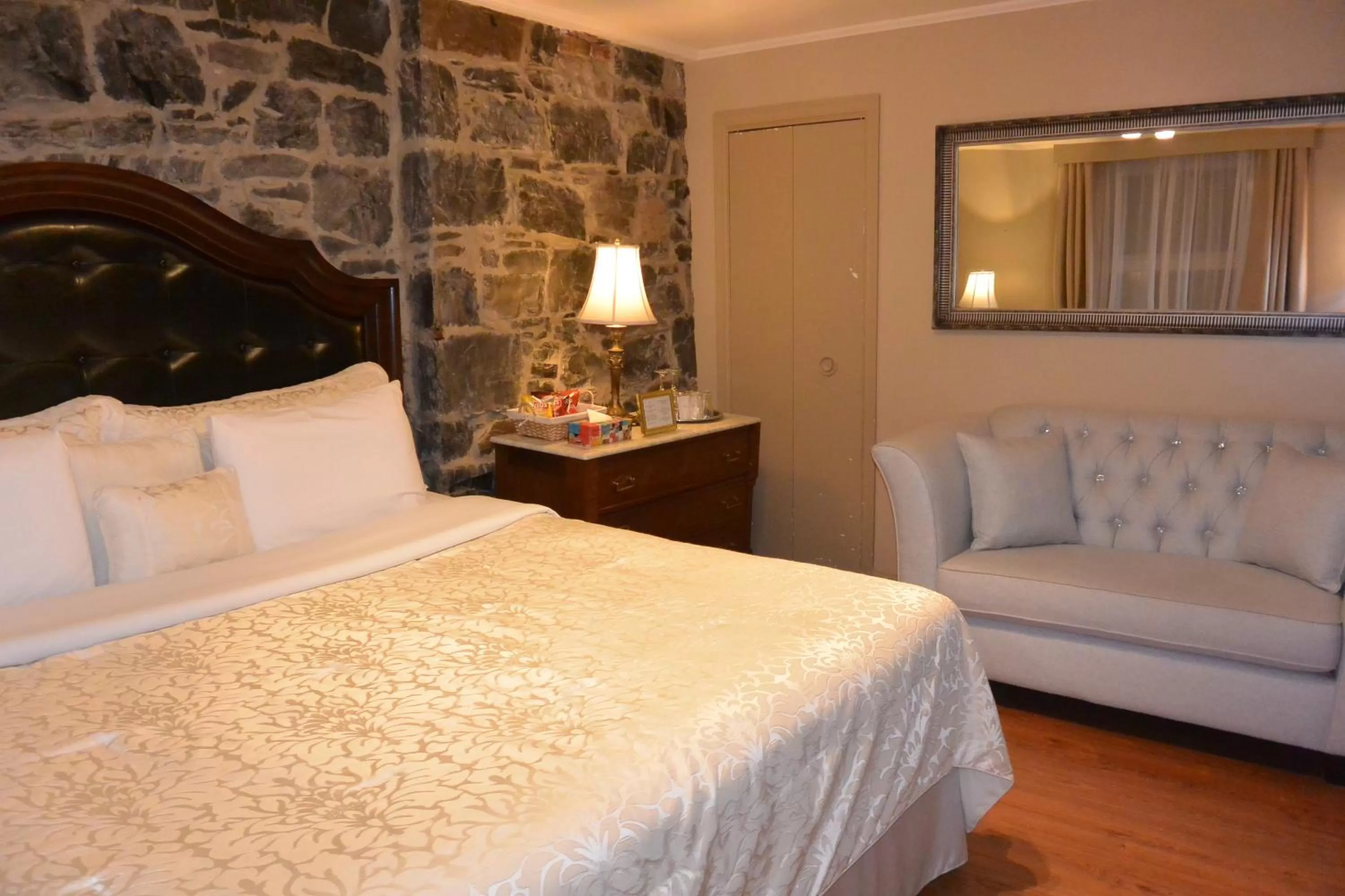 Bed in Manoir Sainte Genevieve