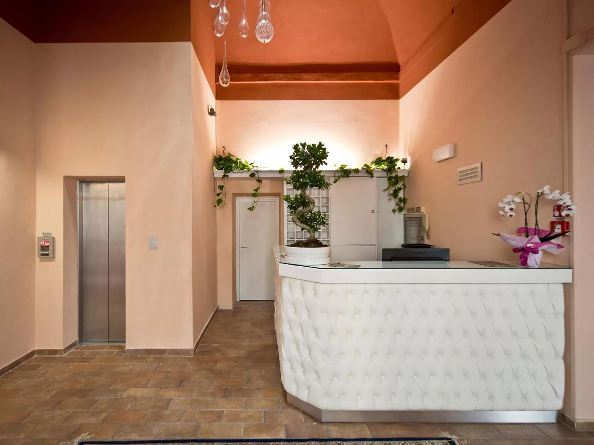 Lobby or reception in Hotel Palazzo Renieri - 3stelle S
