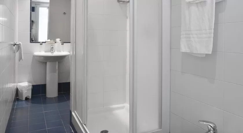 Shower in Hotel Fortuna