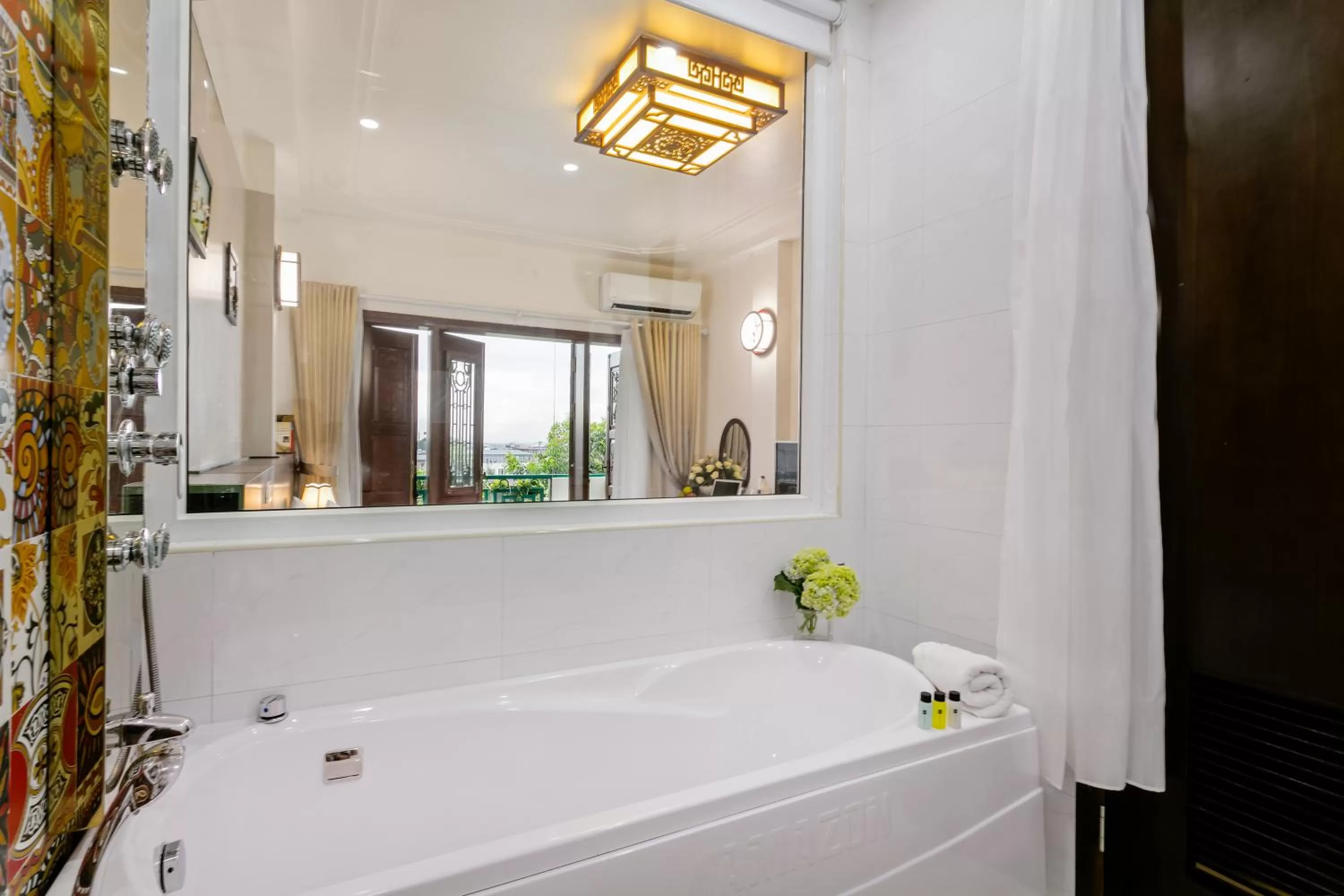 Hot Tub in Hanoi Stella Hotel