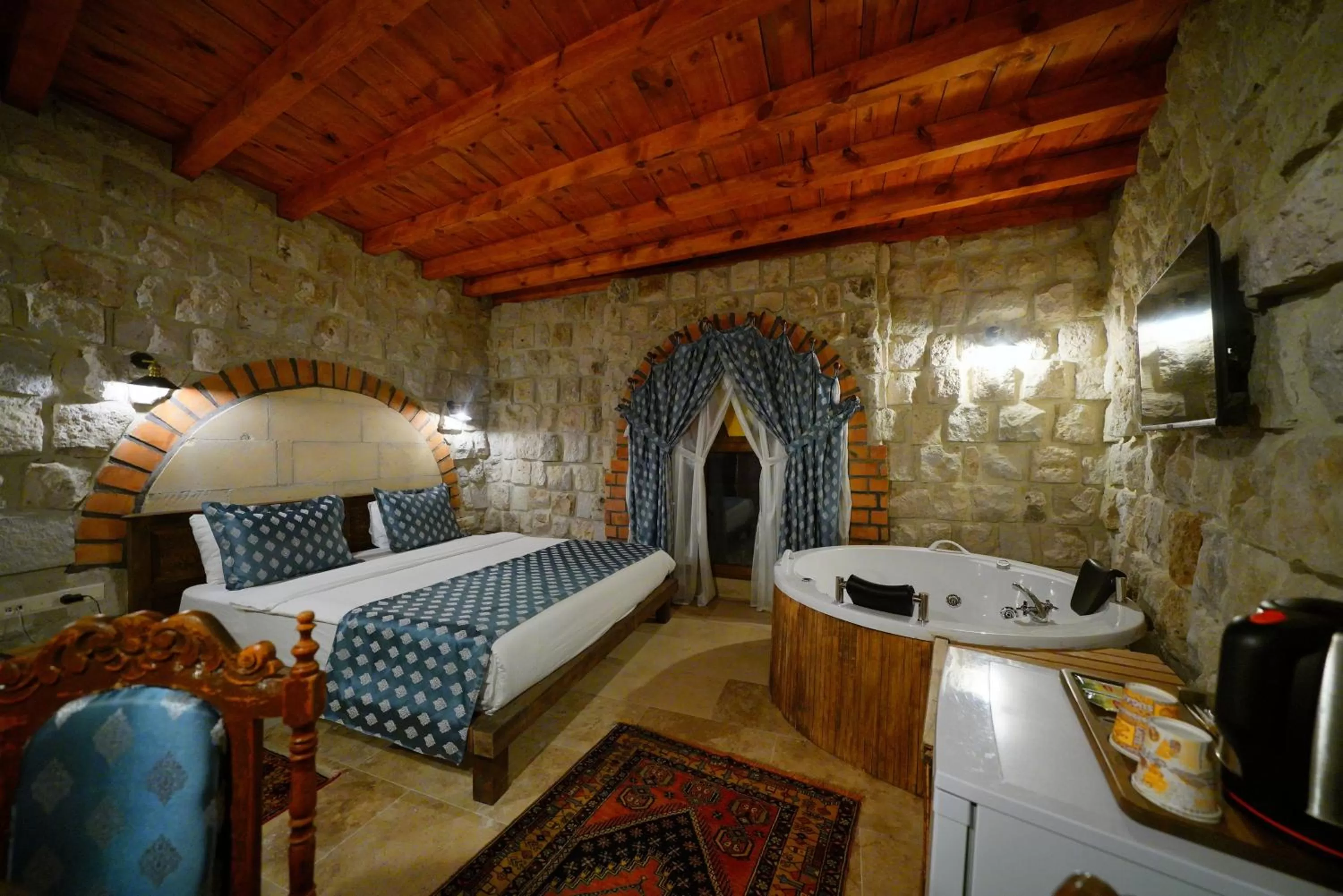 Photo of the whole room, Bed in Cappadocia Nar Cave House & Swimming Pool