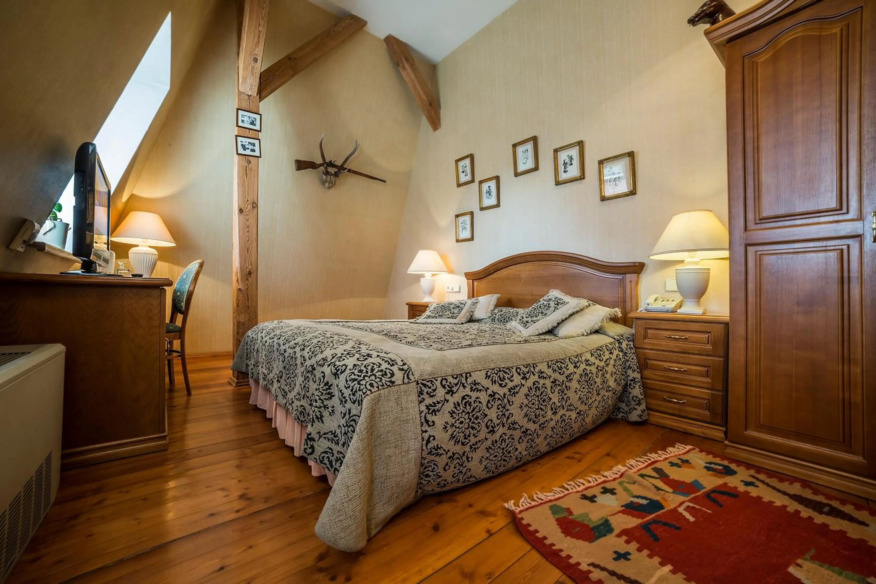 Bed in Shakespeare Boutique Hotel