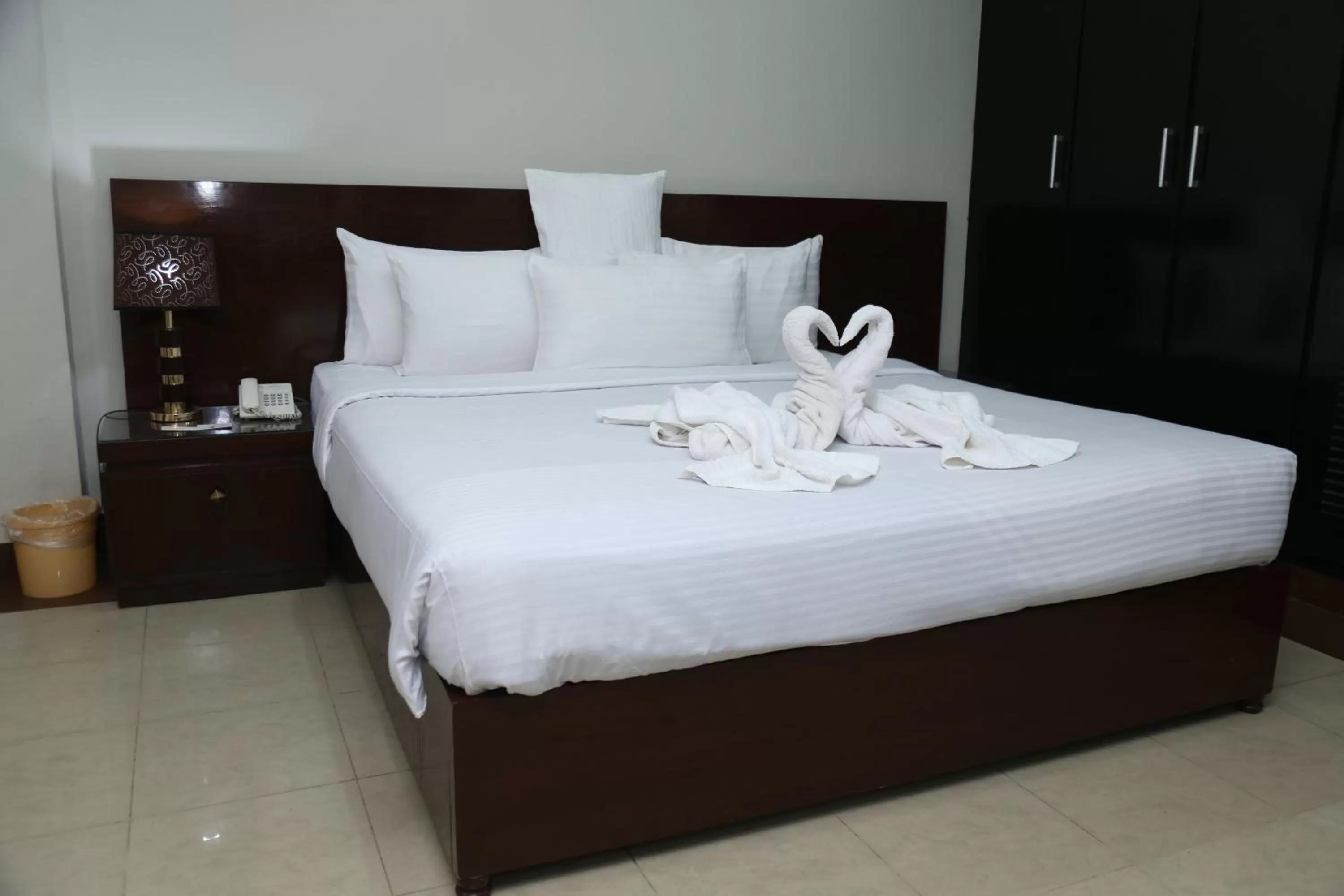 Bed in Hotel Multan Continental