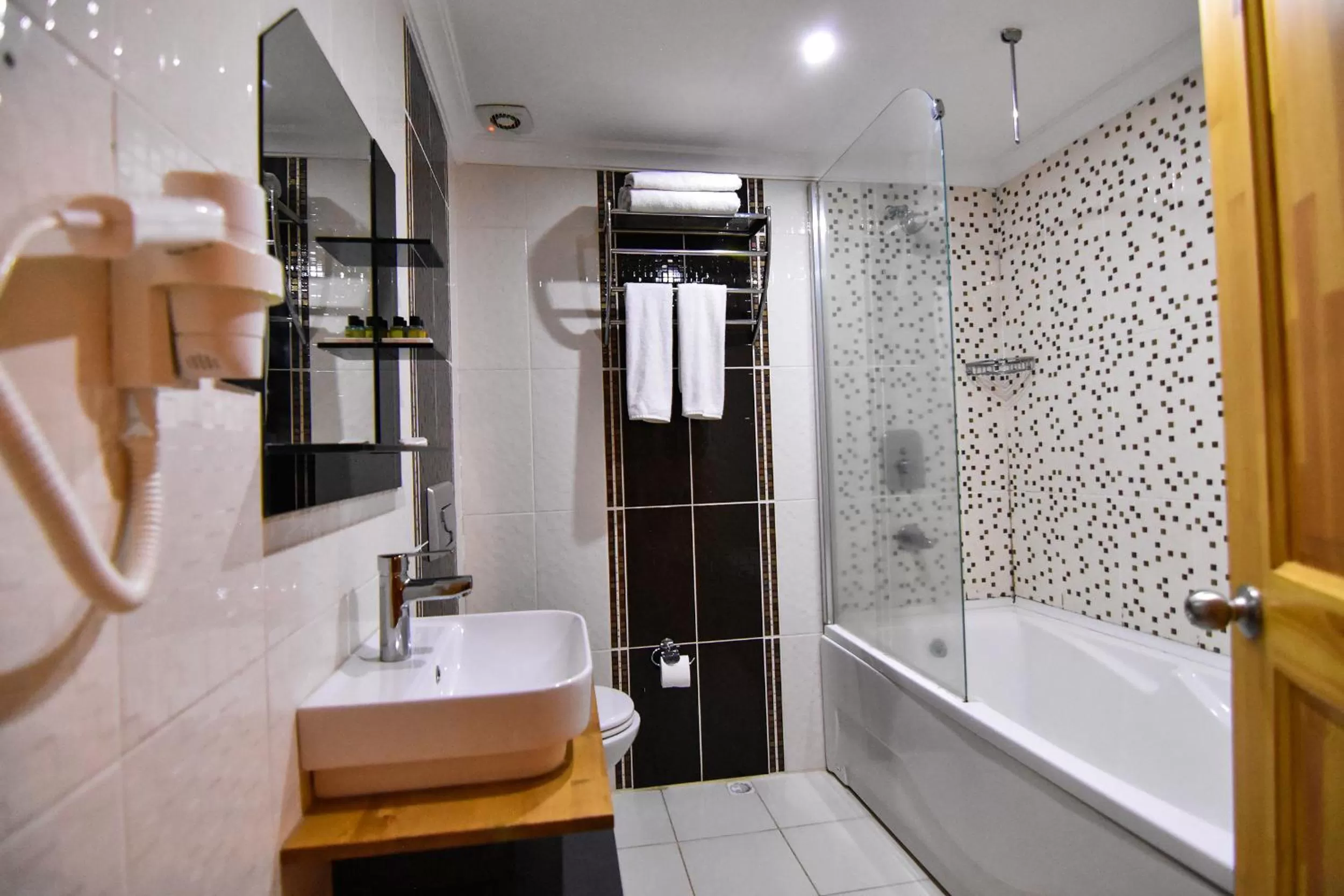 Bathroom in Sandal Otel