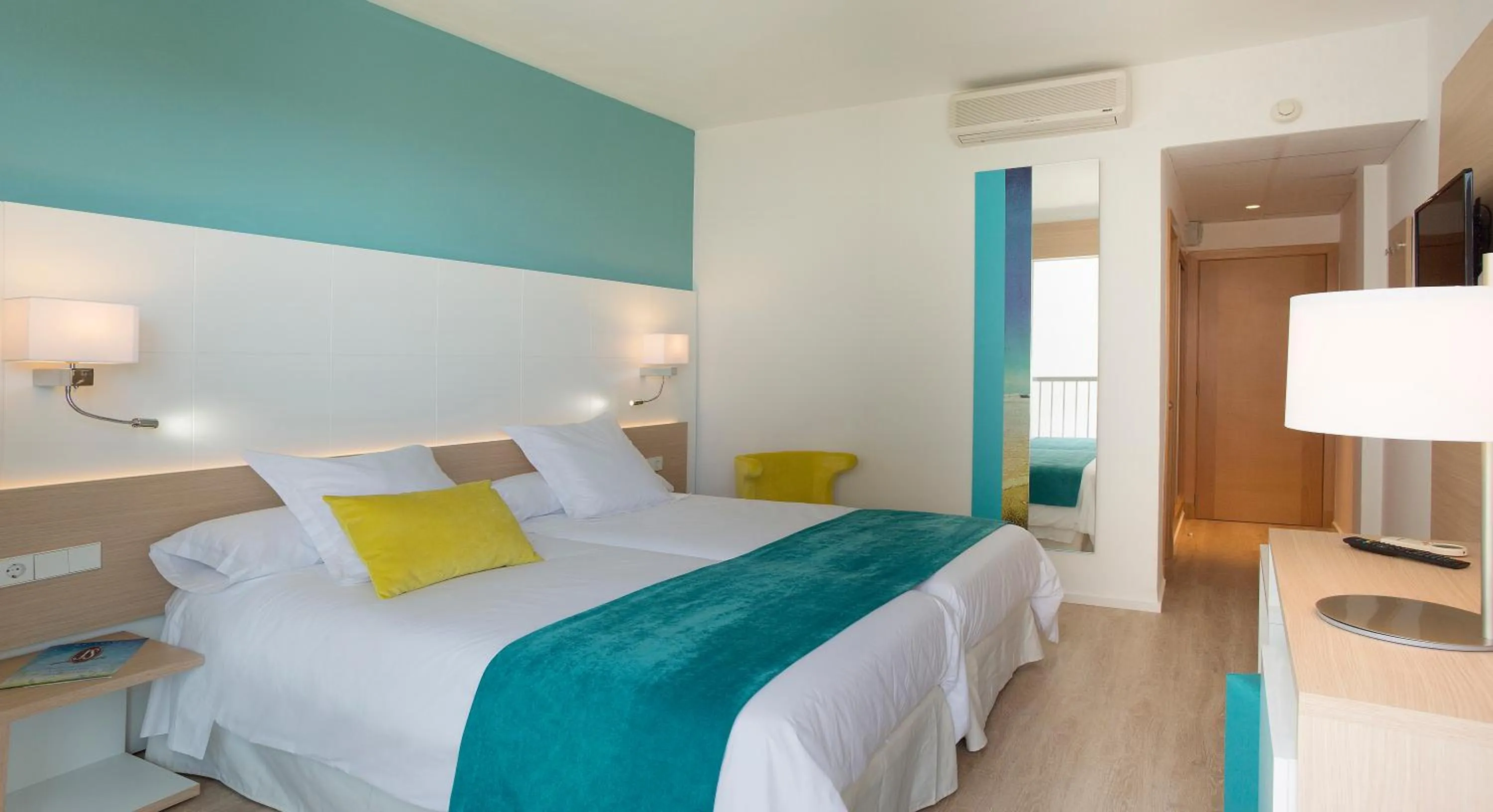 Bed in JS Palma Stay - Adults Only